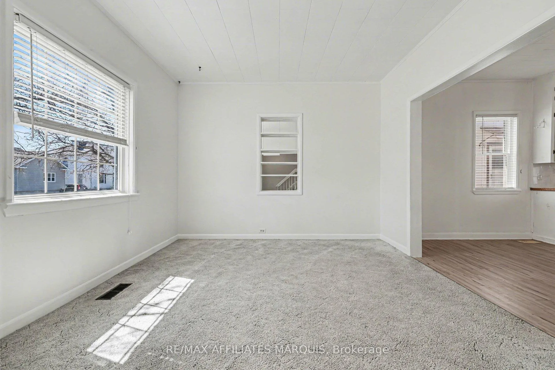 Photo 6 of 44 Cornelia Street E, Smiths Falls — HOMEH
