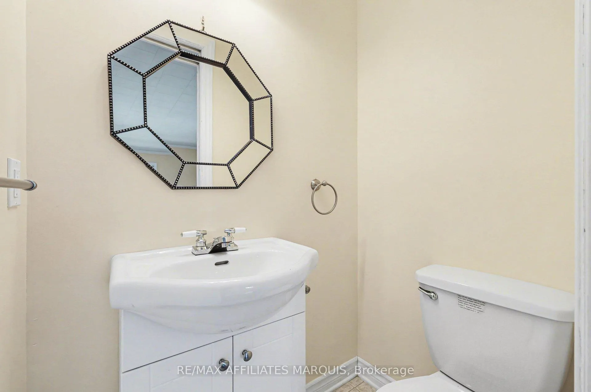 Photo 15 of 44 Cornelia Street E, Smiths Falls — HOMEH