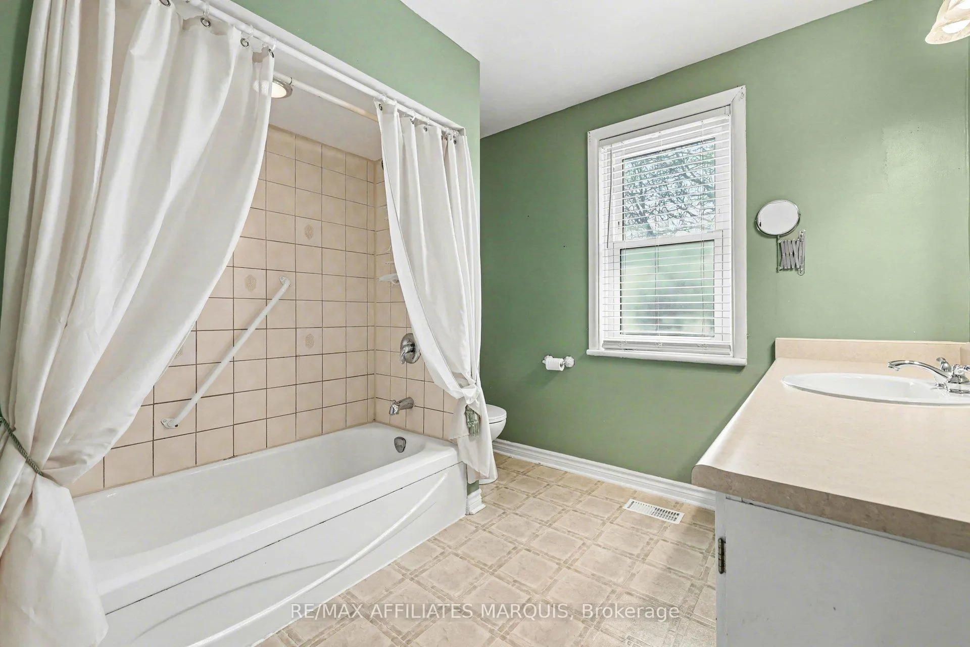 Photo 30 of 44 Cornelia Street E, Smiths Falls — HOMEH