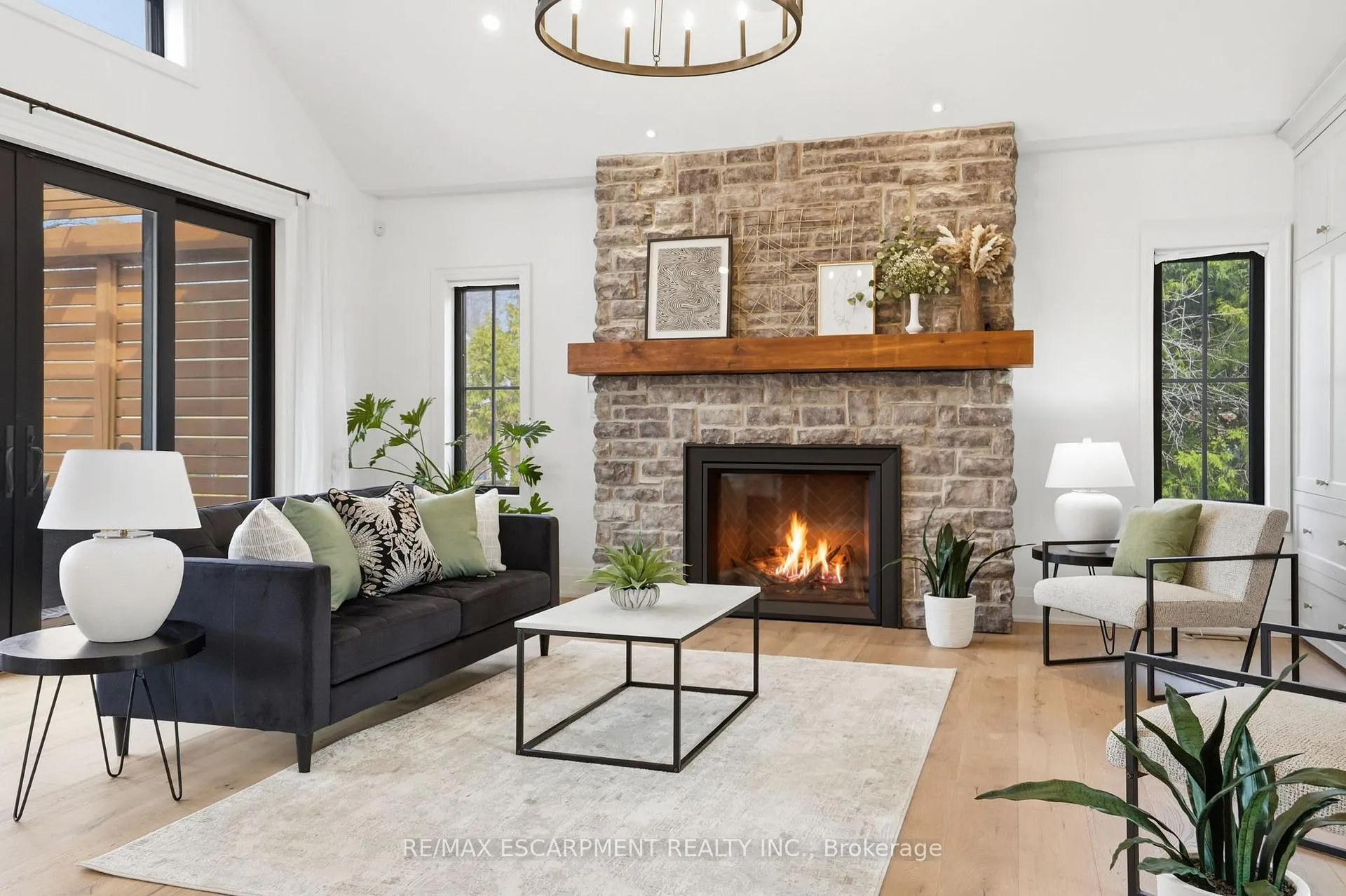 Photo 7 of 136 Rockcliffe Road, Hamilton, Waterdown — HOMEH