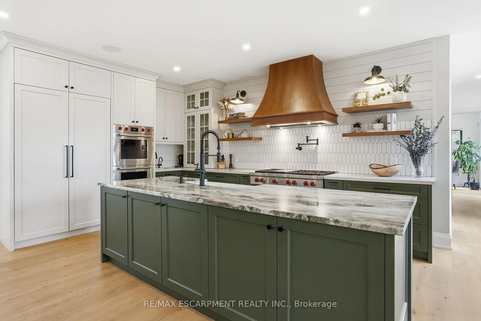 Photo 14 of 136 Rockcliffe Road, Hamilton, Waterdown — HOMEH