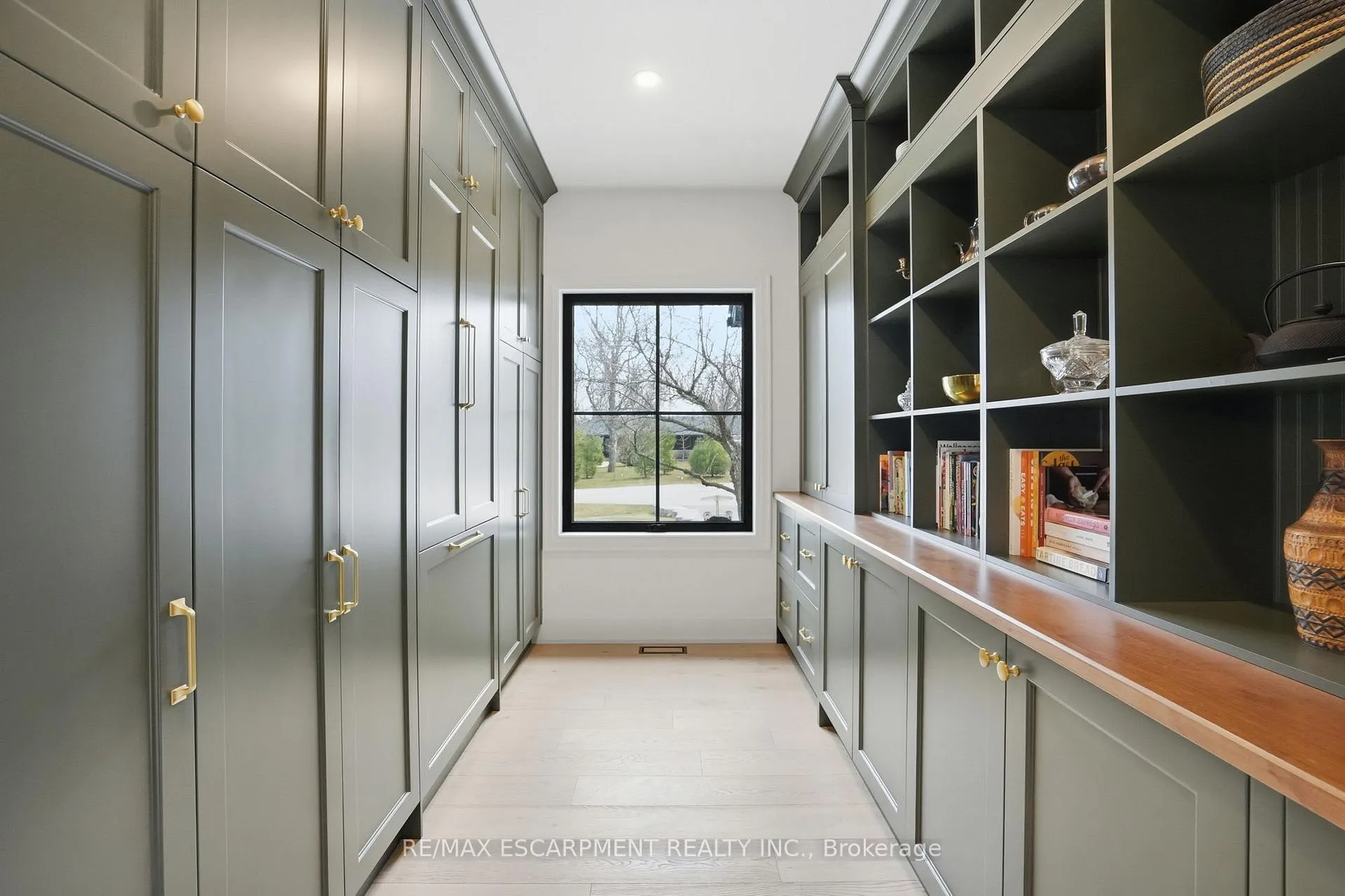 Photo 18 of 136 Rockcliffe Road, Hamilton, Waterdown — HOMEH