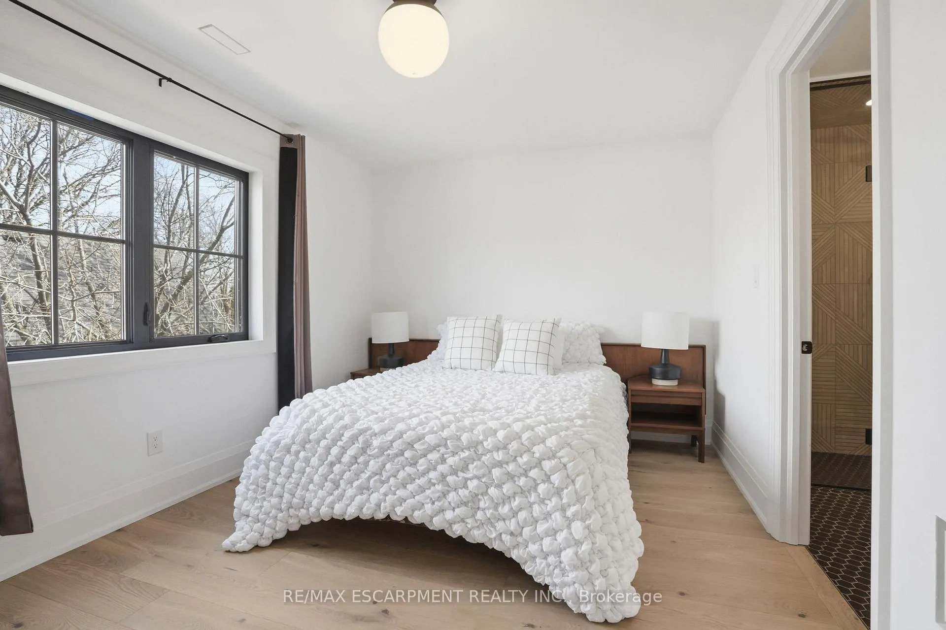Photo 34 of 136 Rockcliffe Road, Hamilton, Waterdown — HOMEH