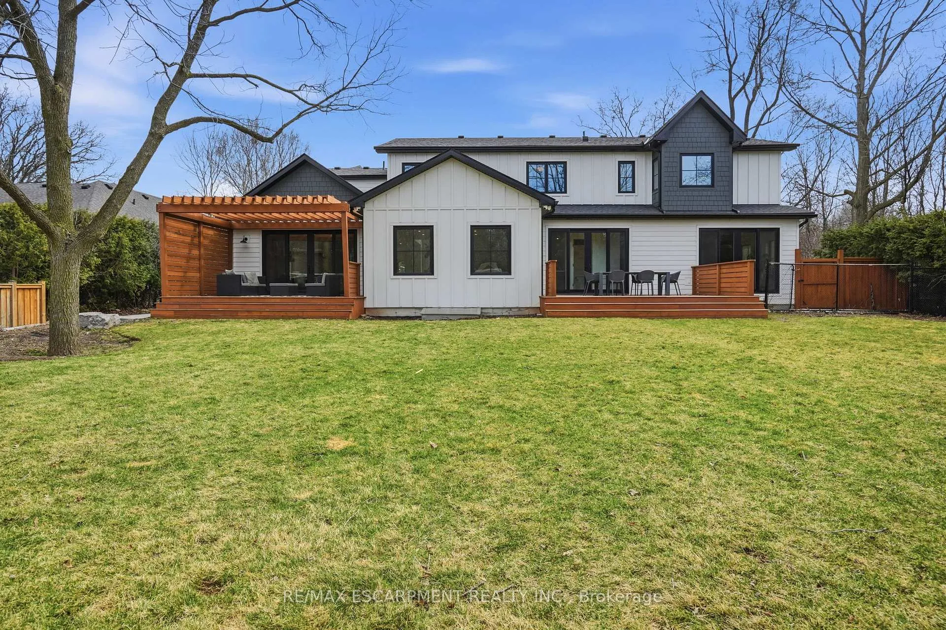 Photo 45 of 136 Rockcliffe Road, Hamilton, Waterdown — HOMEH
