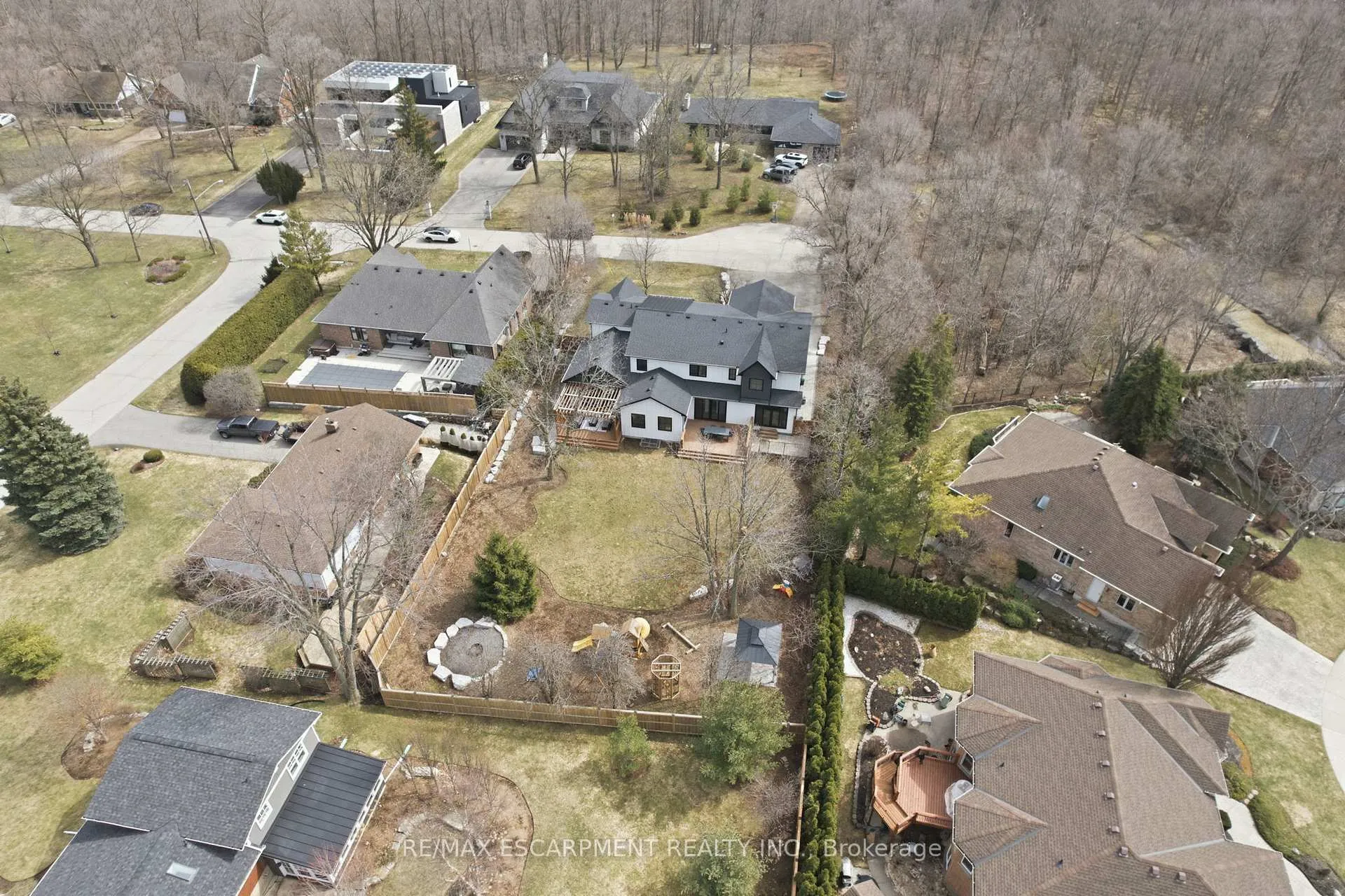 Photo 47 of 136 Rockcliffe Road, Hamilton, Waterdown — HOMEH