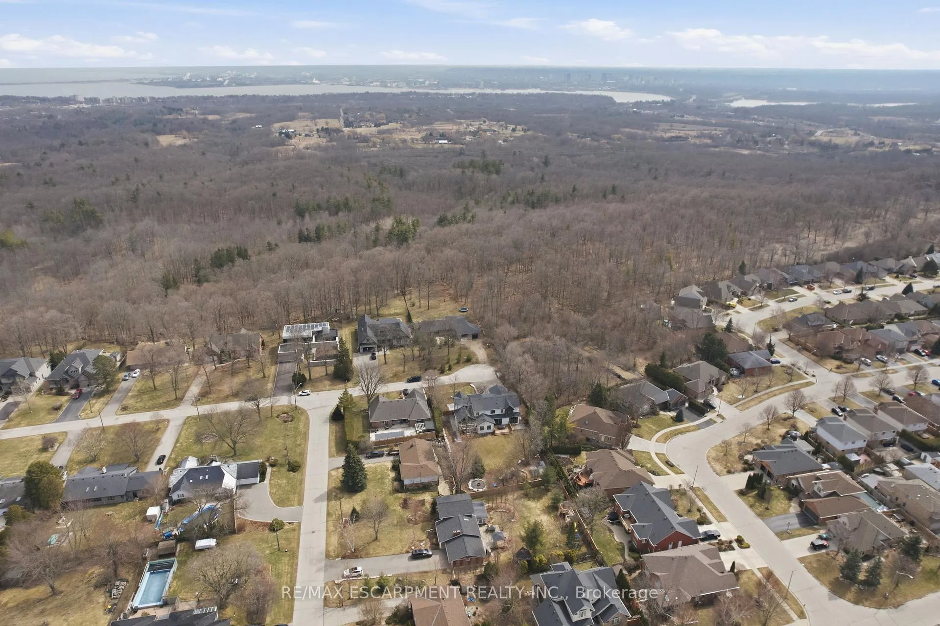 Photo 48 of 136 Rockcliffe Road, Hamilton, Waterdown — HOMEH