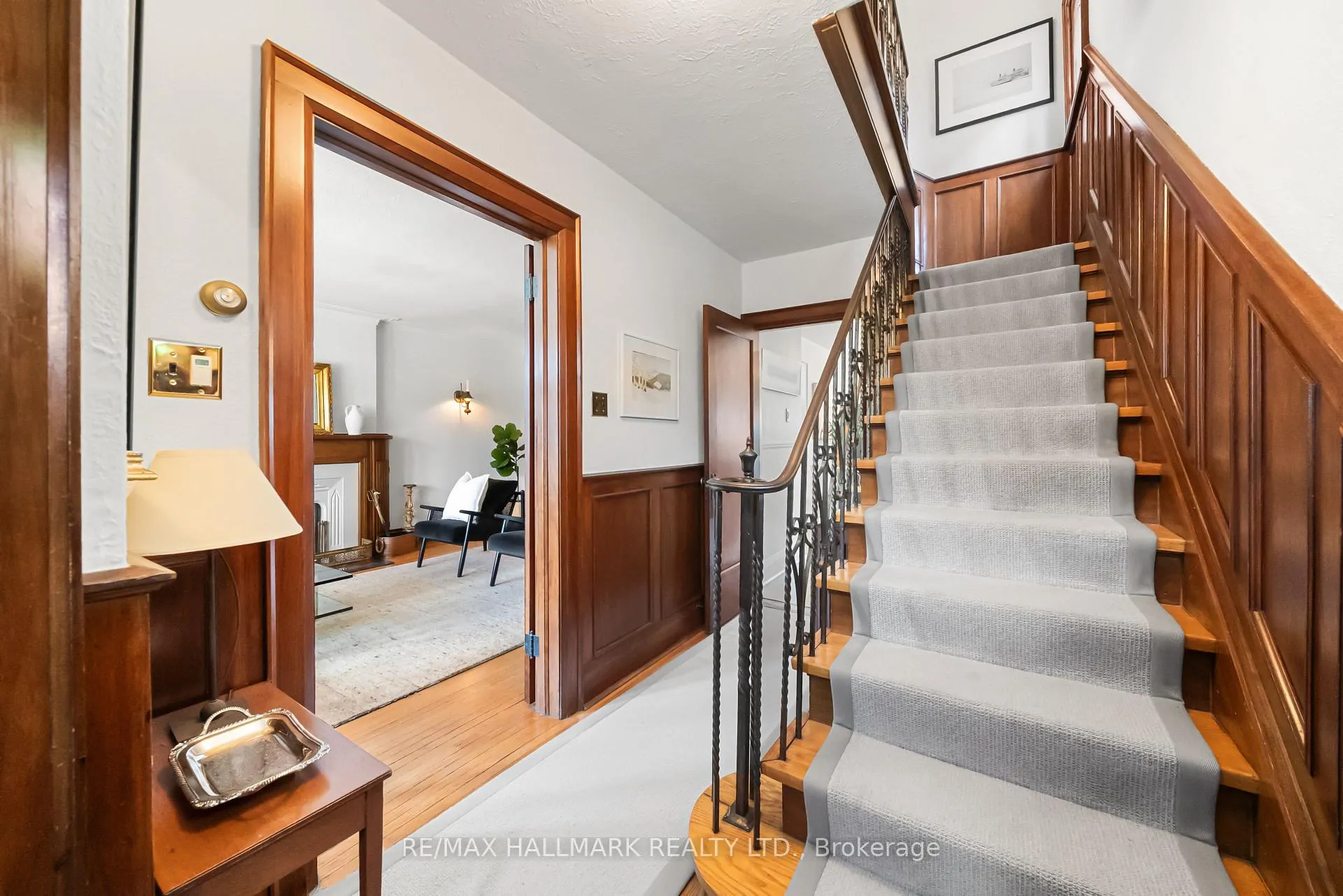 Photo 3 of 814 Duplex Avenue, Toronto, Lawrence Park South — HOMEH