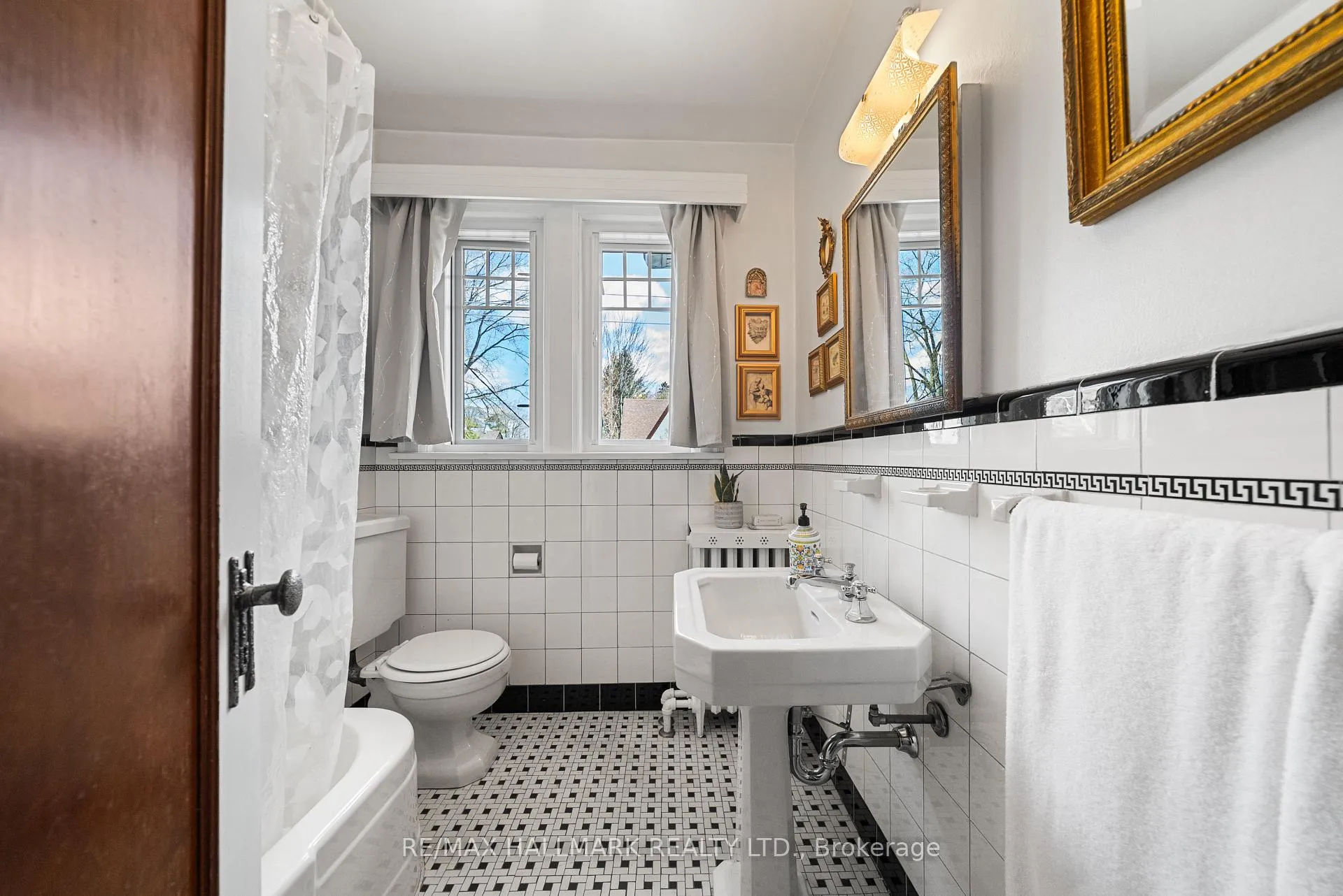 Photo 25 of 814 Duplex Avenue, Toronto, Lawrence Park South — HOMEH
