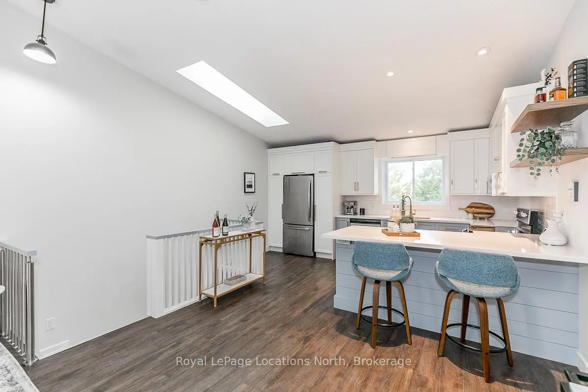 Photo 8 of Unit 415, 14 Dawson Drive, Collingwood — HOMEH