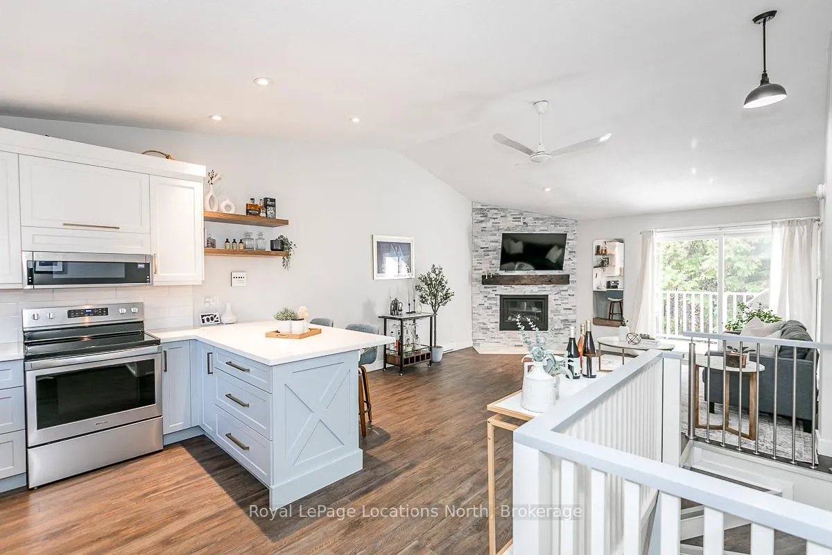 Photo 11 of Unit 415, 14 Dawson Drive, Collingwood — HOMEH