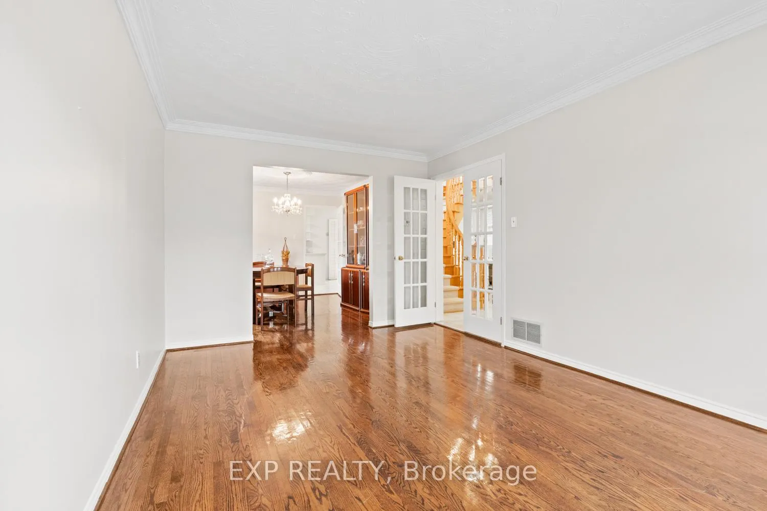 Photo 5 of Unit Main, 61 Dundee Crescent, Markham, Village Green-South Unionville — HOMEH