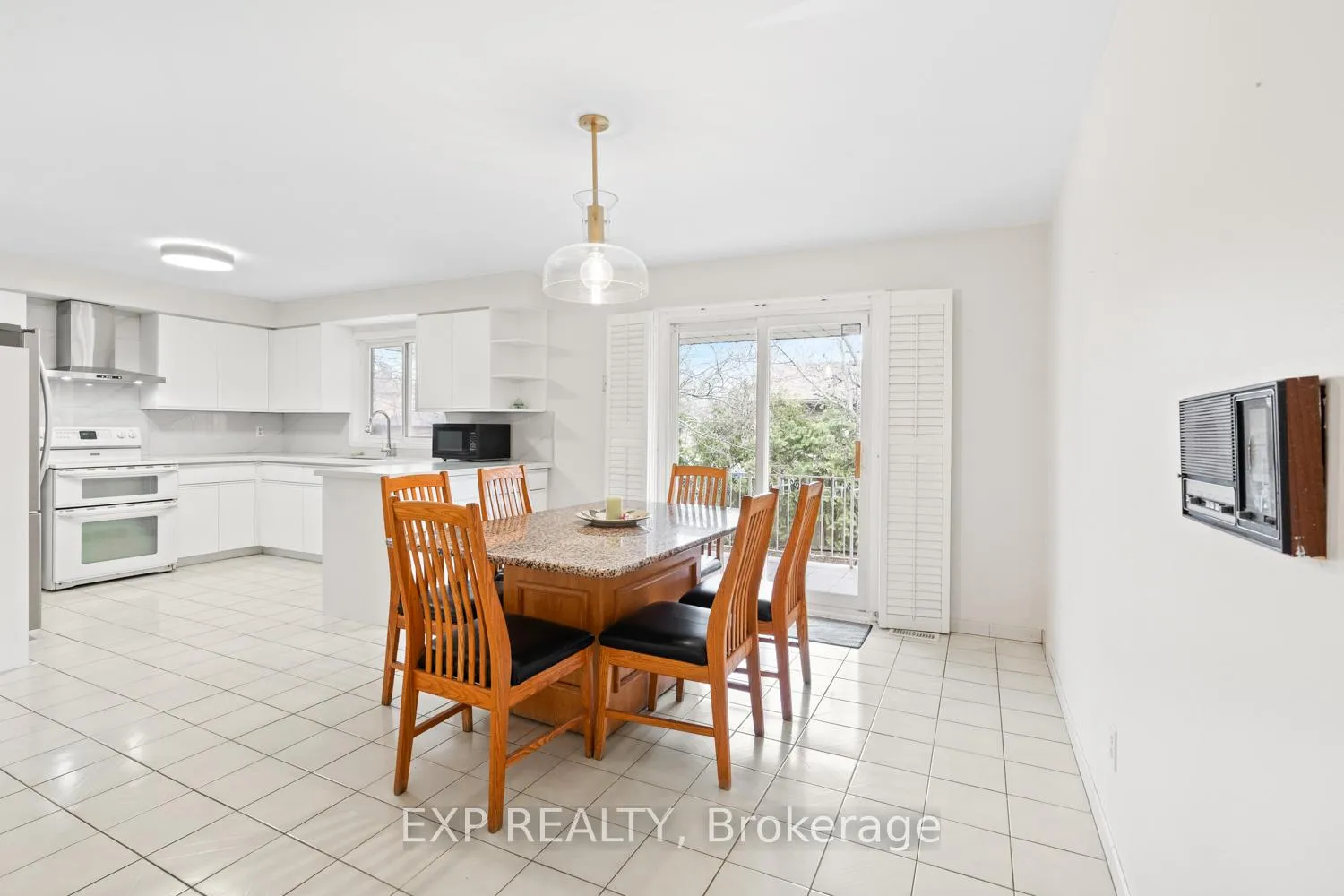 Photo 8 of Unit Main, 61 Dundee Crescent, Markham, Village Green-South Unionville — HOMEH