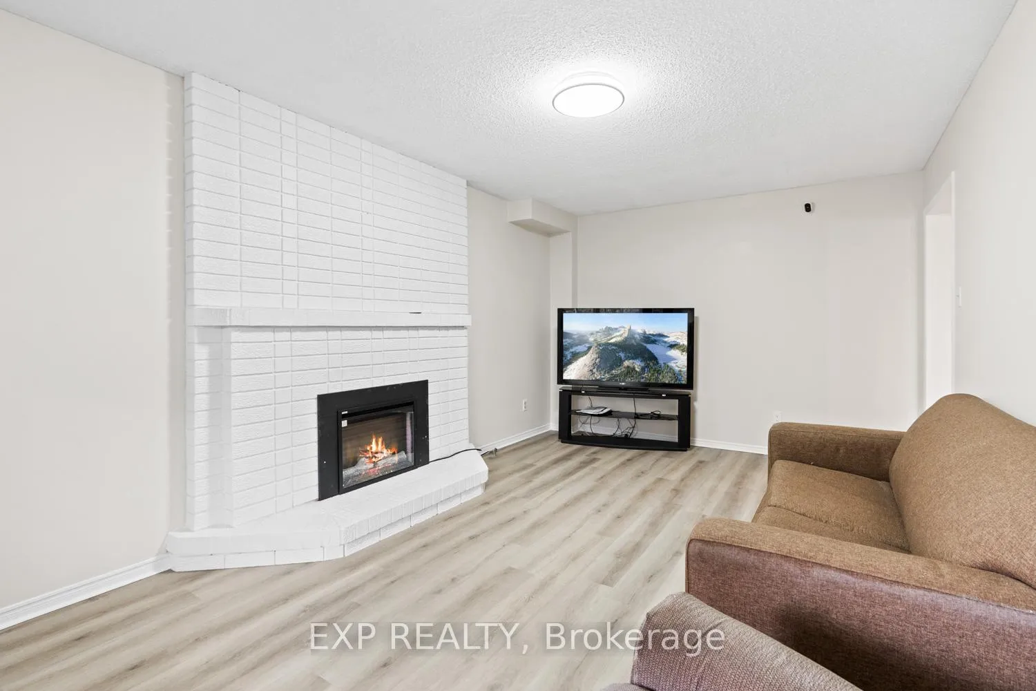 Photo 13 of Unit Main, 61 Dundee Crescent, Markham, Village Green-South Unionville — HOMEH