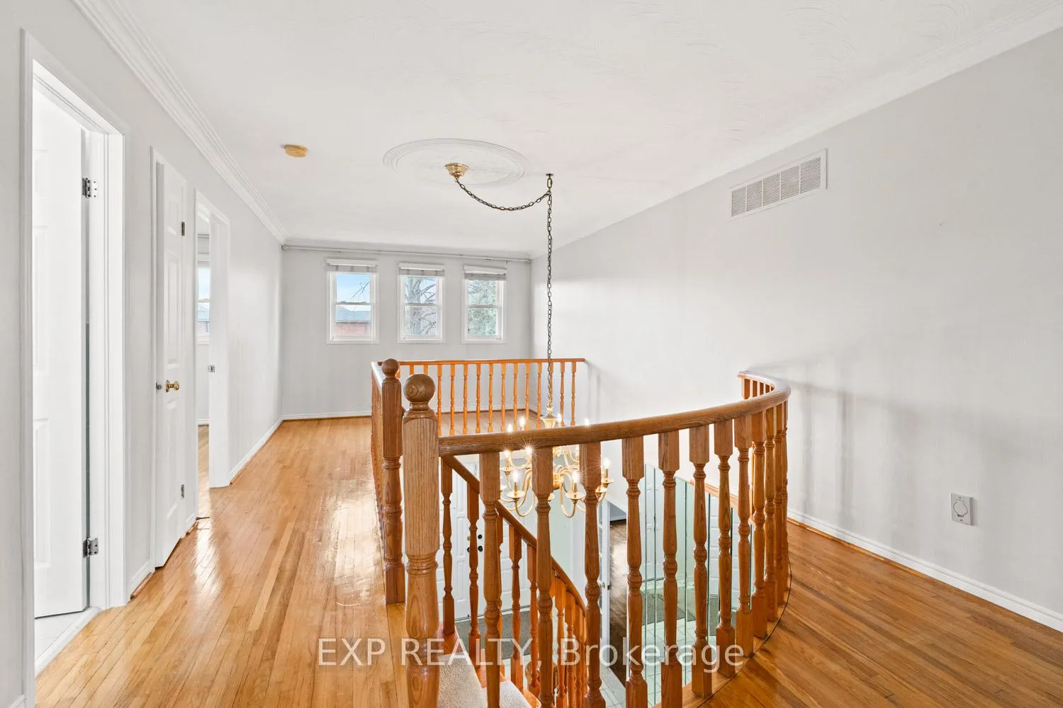 Photo 17 of Unit Main, 61 Dundee Crescent, Markham, Village Green-South Unionville — HOMEH