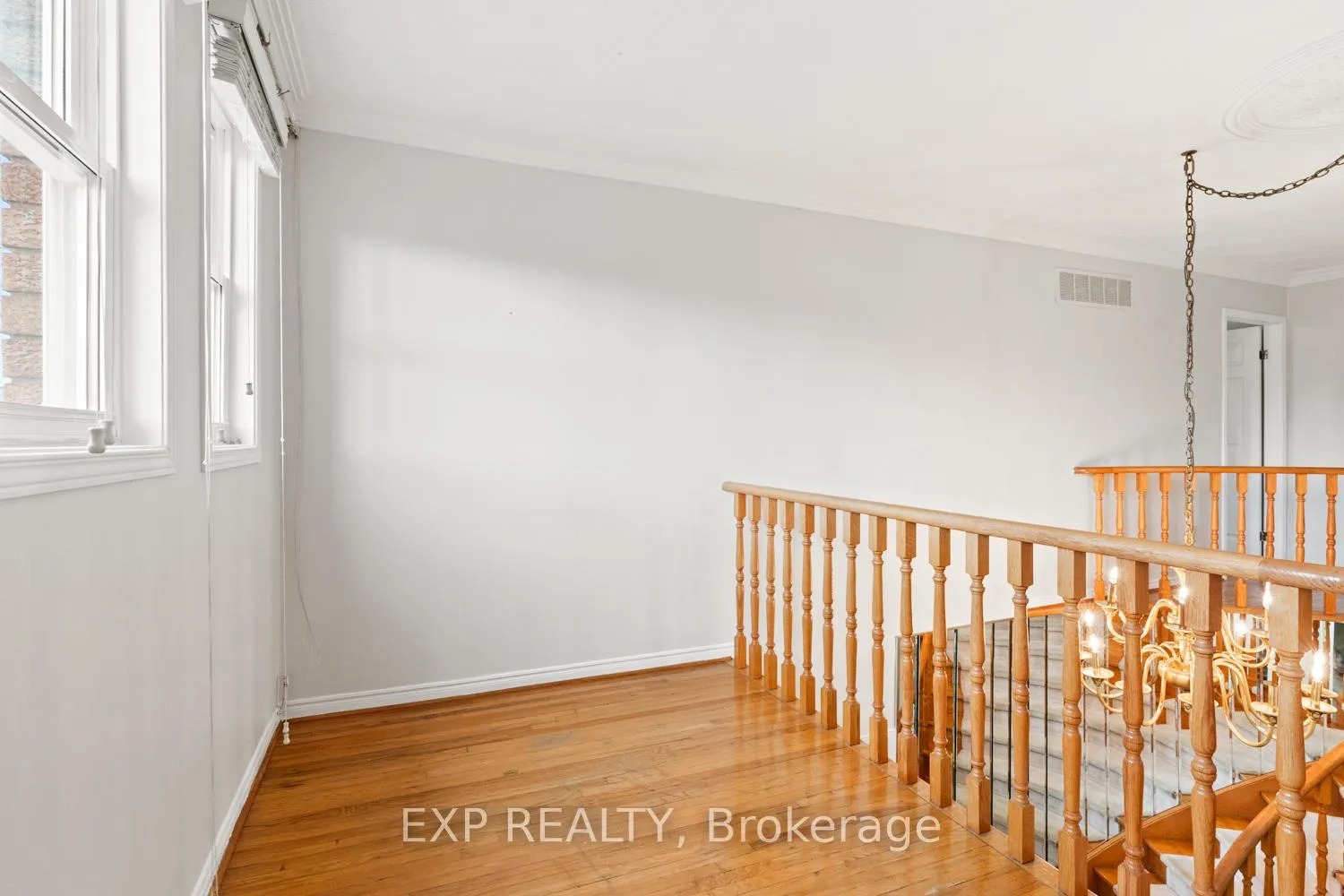 Photo 18 of Unit Main, 61 Dundee Crescent, Markham, Village Green-South Unionville — HOMEH