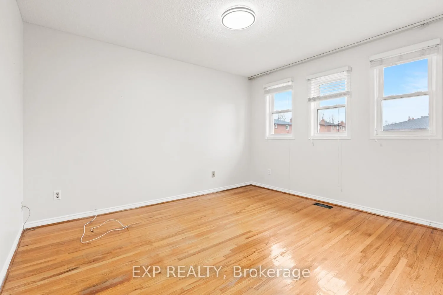 Photo 30 of Unit Main, 61 Dundee Crescent, Markham, Village Green-South Unionville — HOMEH
