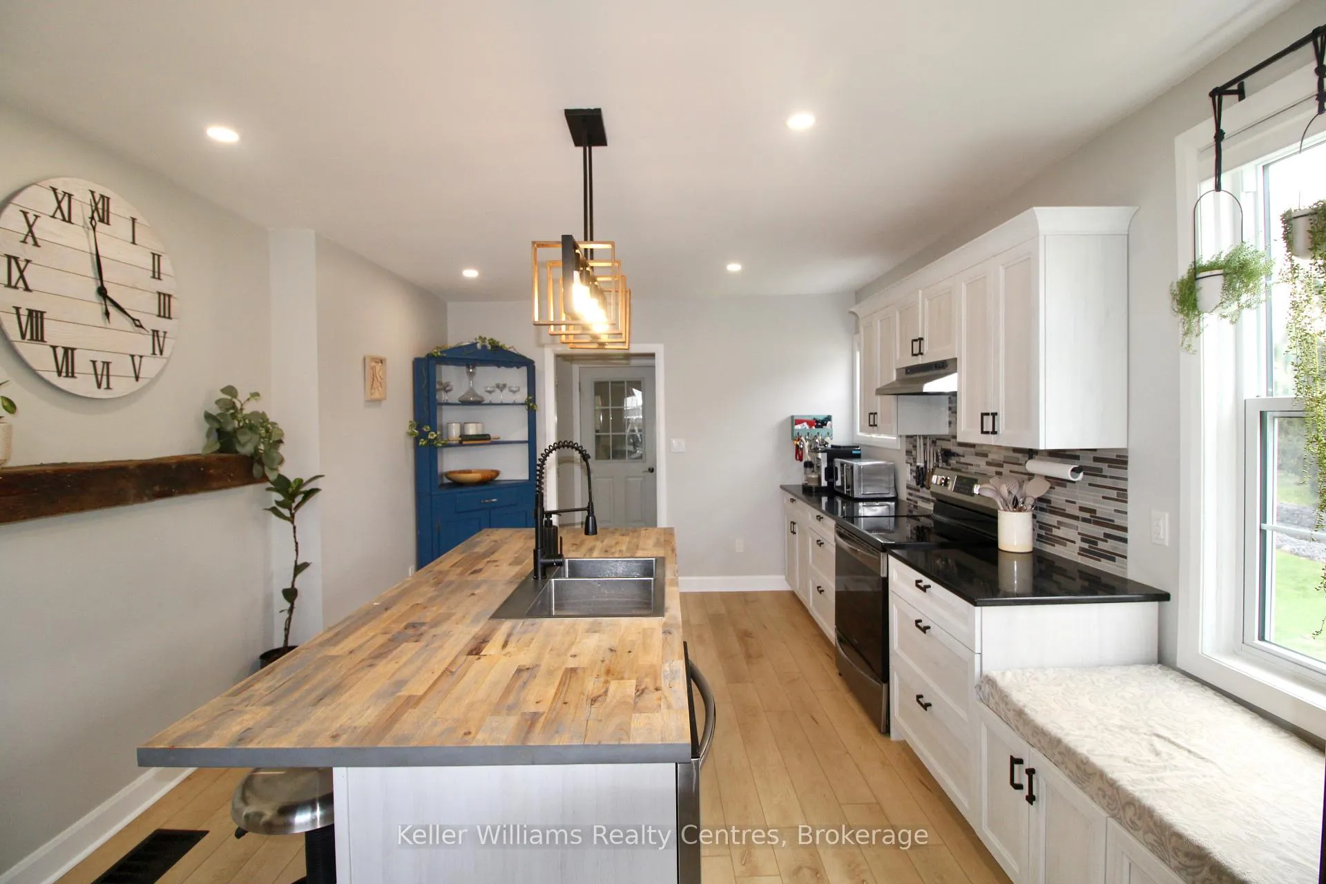 Photo 8 of 714 Queen Street, West Grey, Neustadt — HOMEH