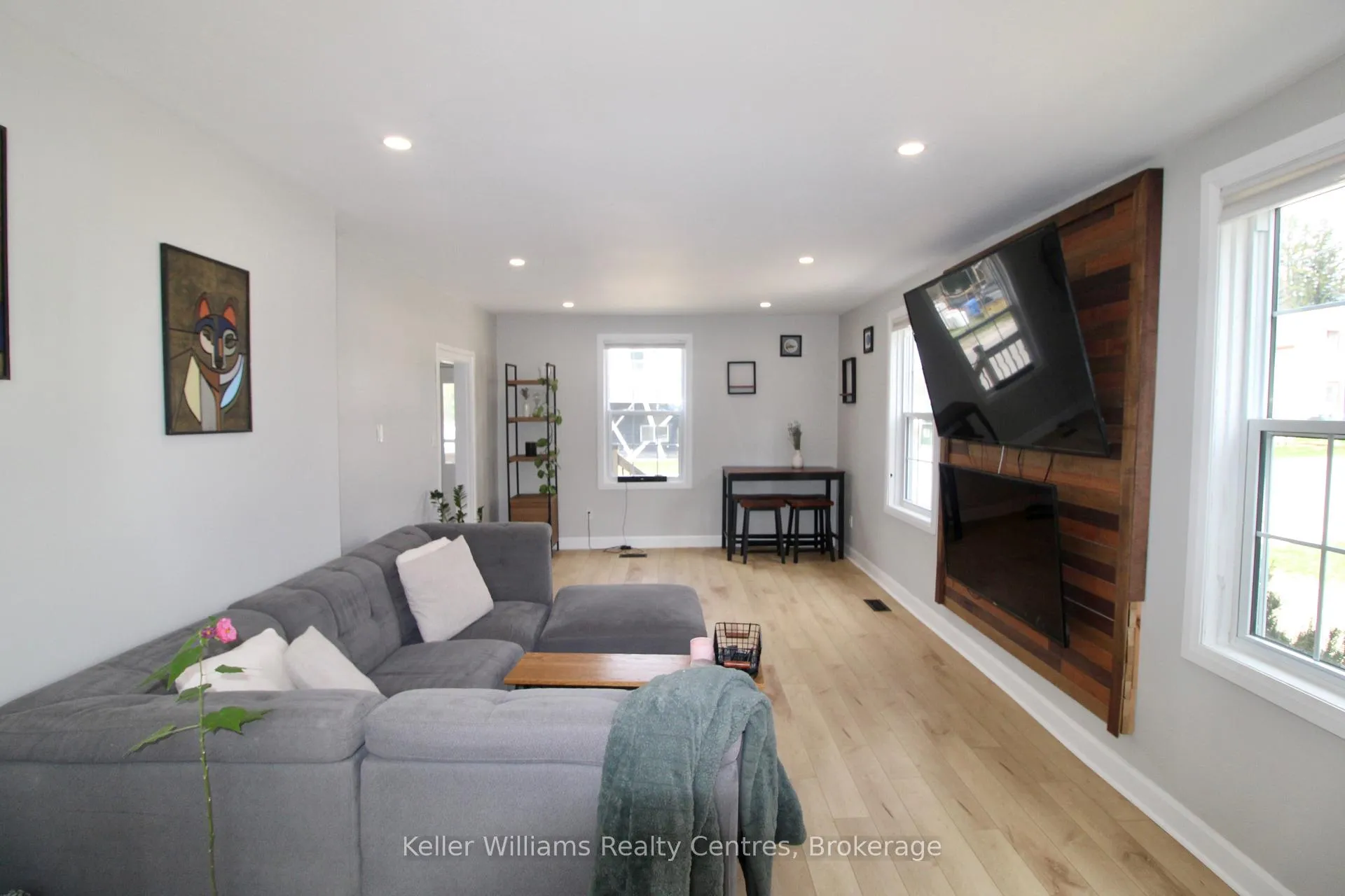 Photo 13 of 714 Queen Street, West Grey, Neustadt — HOMEH