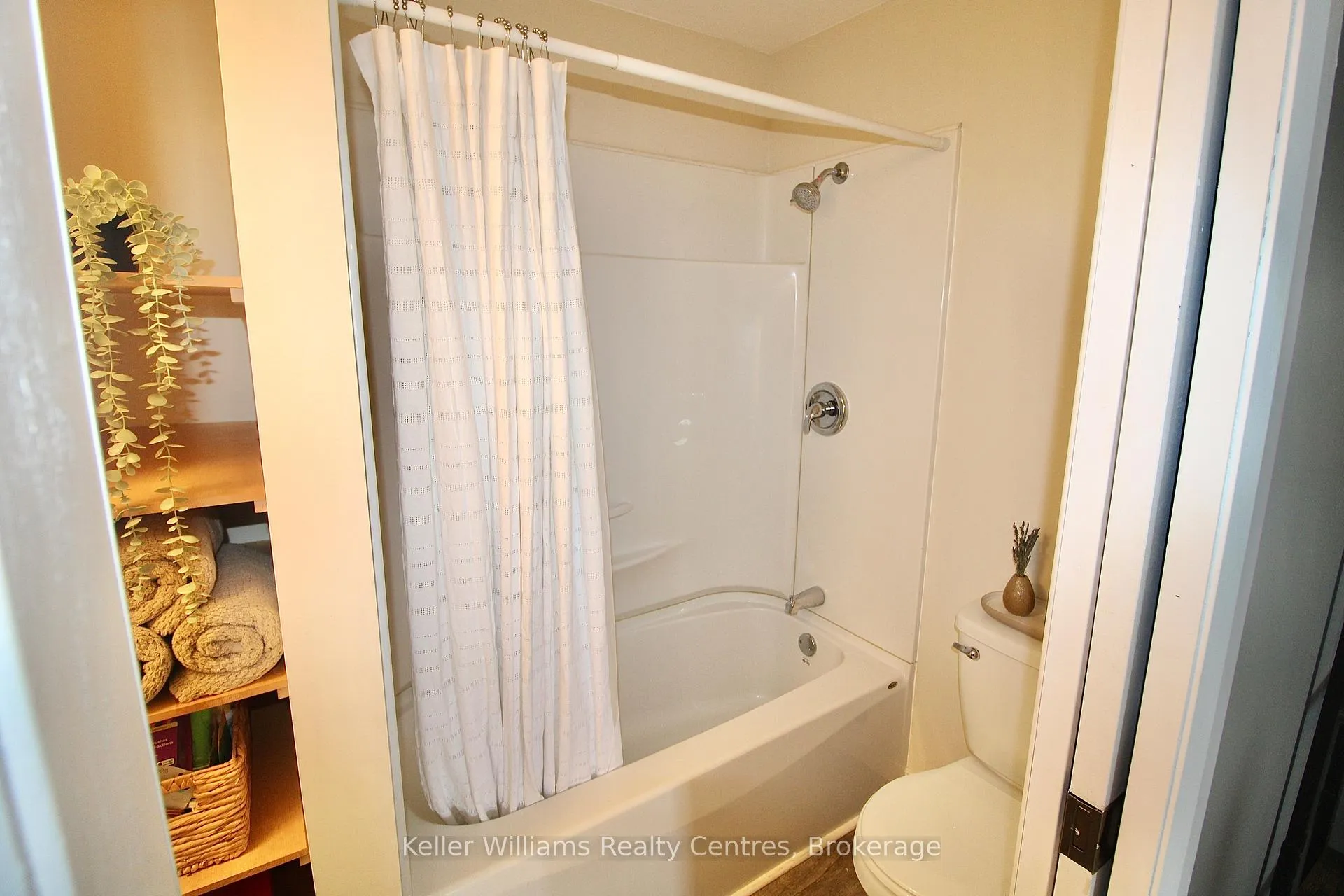 Photo 20 of 714 Queen Street, West Grey, Neustadt — HOMEH