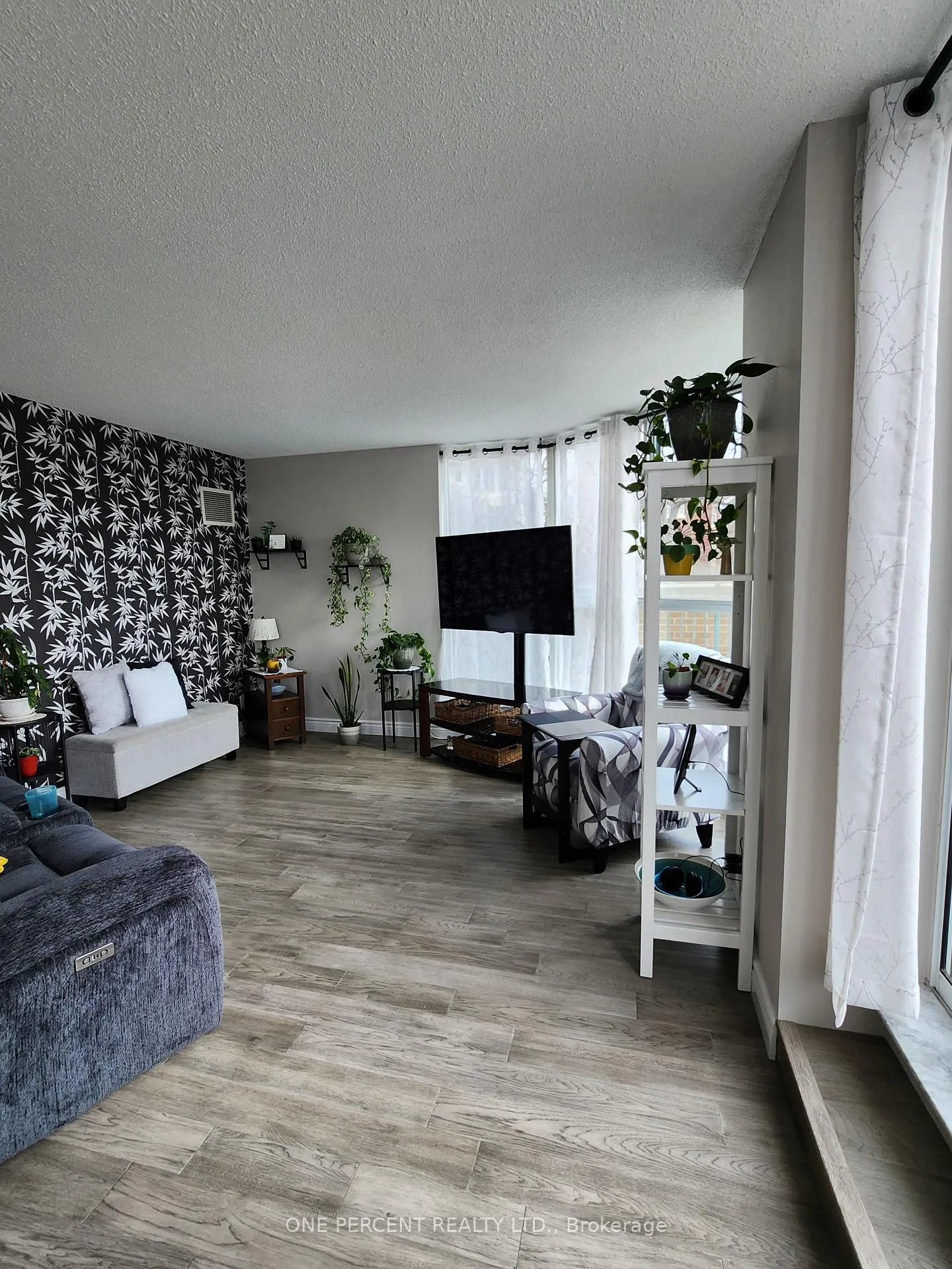 Photo 4 of Unit 311, 150 Dunlop Street E, Barrie, City Centre — HOMEH