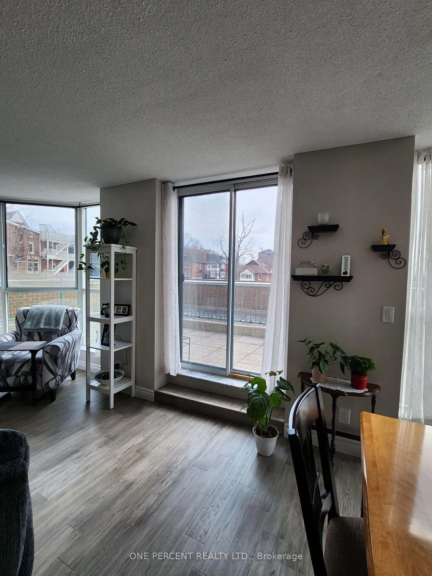 Photo 6 of Unit 311, 150 Dunlop Street E, Barrie, City Centre — HOMEH