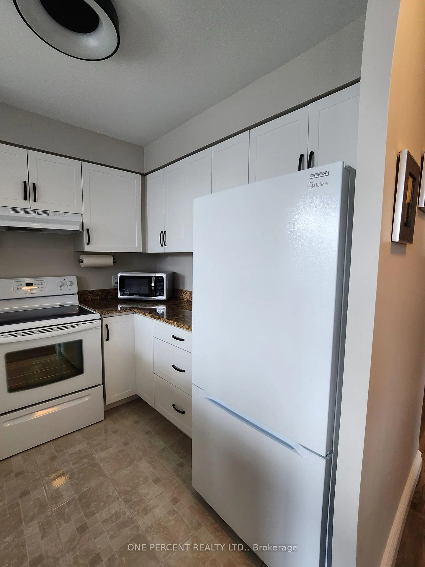 Photo 10 of Unit 311, 150 Dunlop Street E, Barrie, City Centre — HOMEH