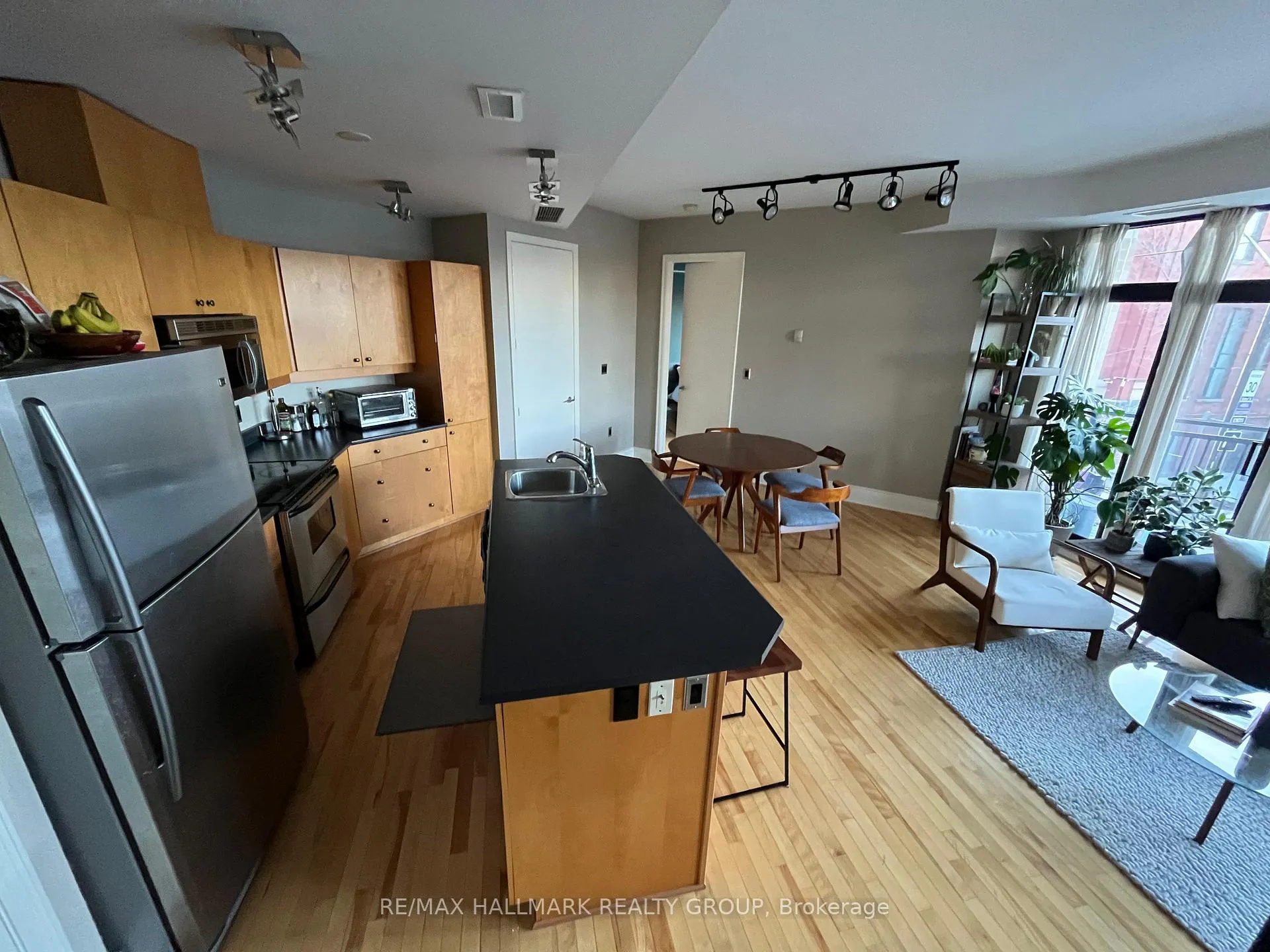 Photo 4 of Unit 208, 260 Besserer Street, Ottawa, Sandy Hill — HOMEH