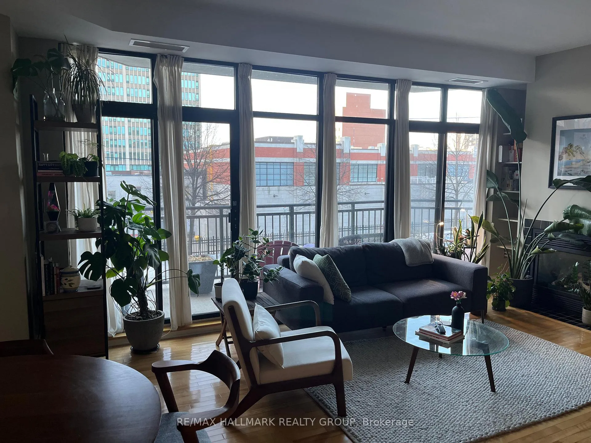 Photo 5 of Unit 208, 260 Besserer Street, Ottawa, Sandy Hill — HOMEH