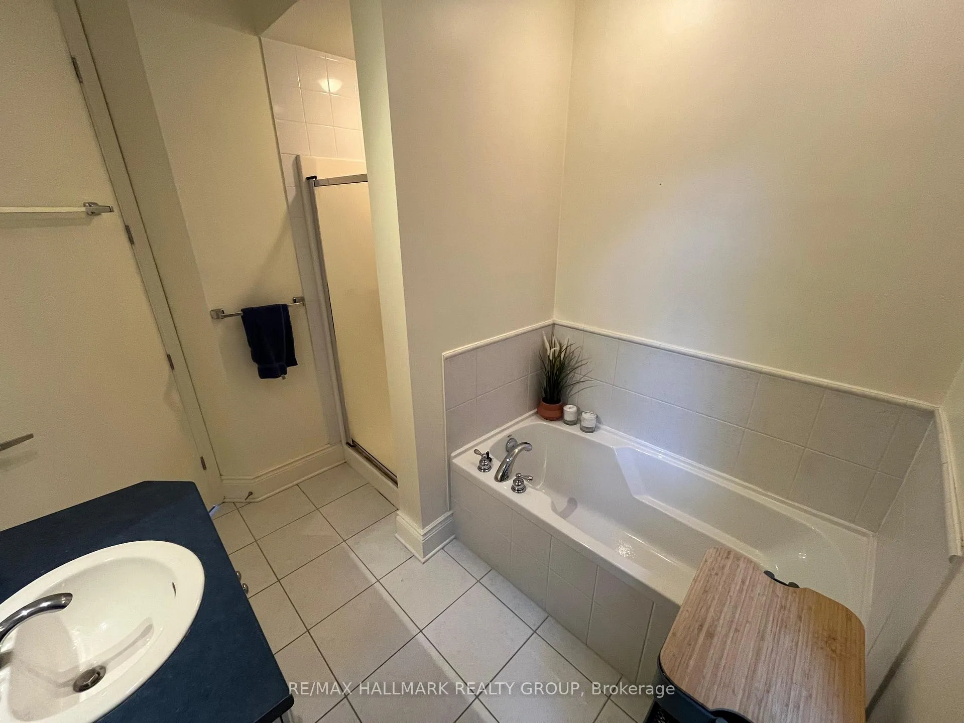 Photo 8 of Unit 208, 260 Besserer Street, Ottawa, Sandy Hill — HOMEH