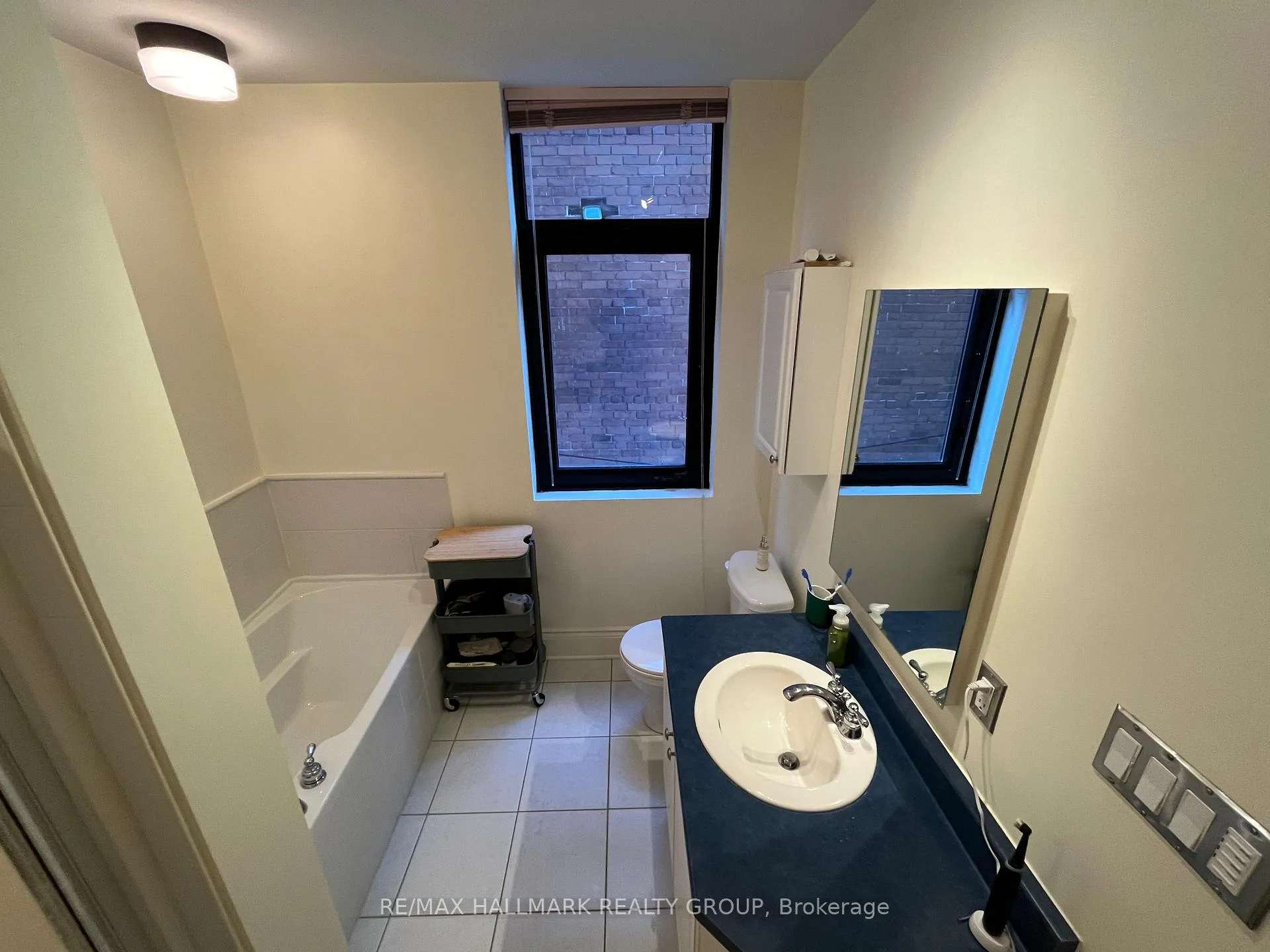 Photo 9 of Unit 208, 260 Besserer Street, Ottawa, Sandy Hill — HOMEH