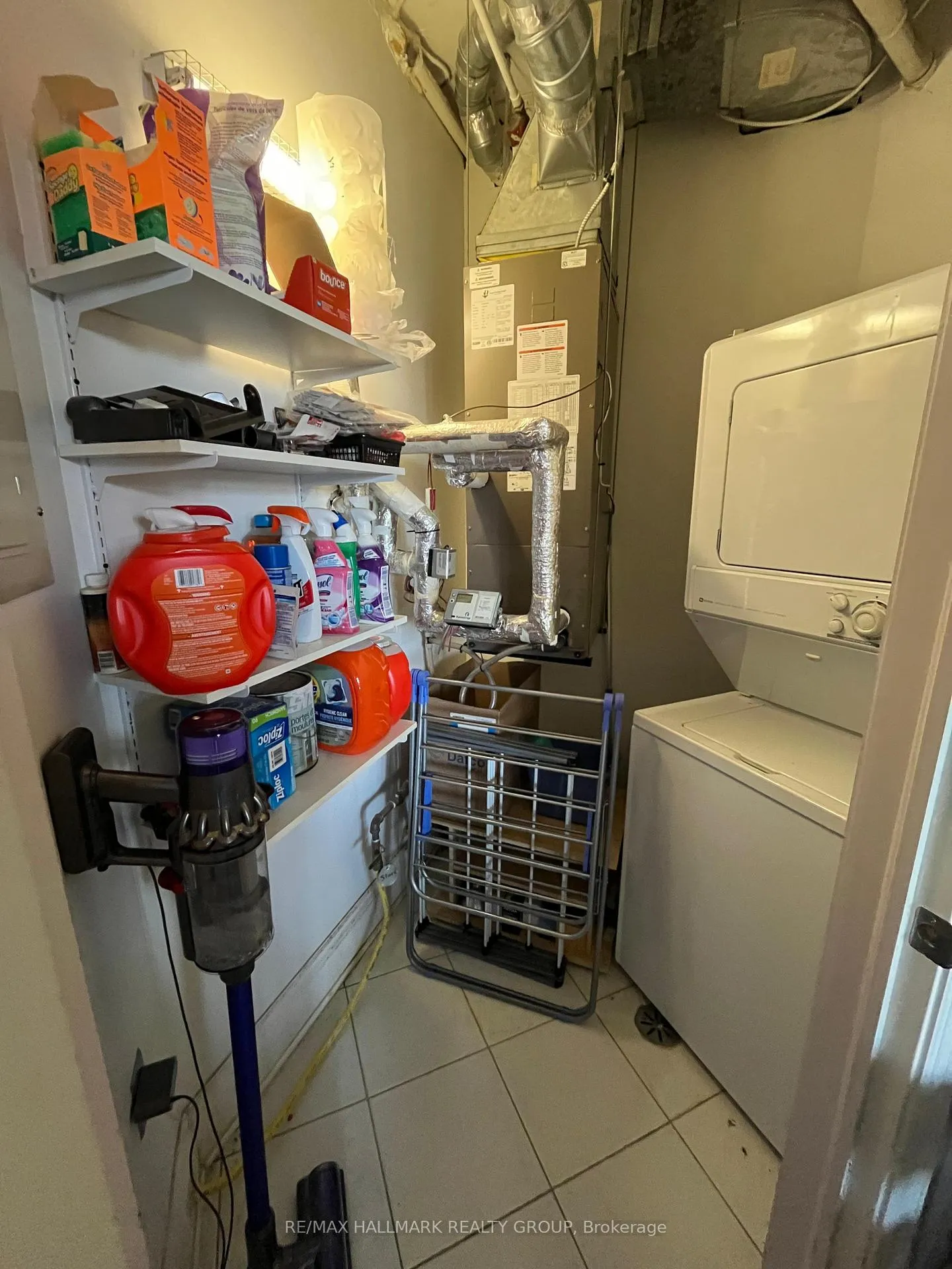 Photo 11 of Unit 208, 260 Besserer Street, Ottawa, Sandy Hill — HOMEH