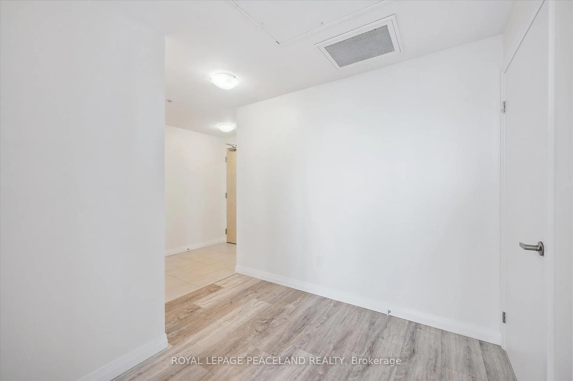 Photo 9 of Unit 1902, 60 charles Street W, Kitchener — HOMEH