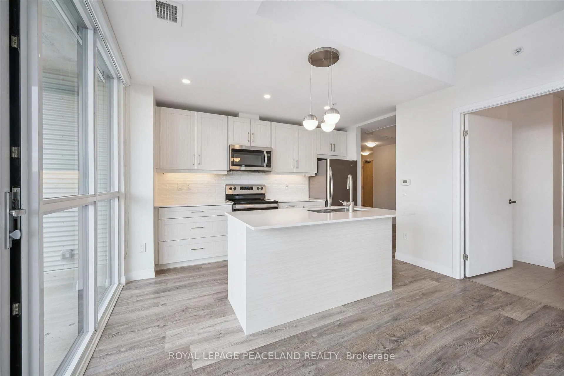 Photo 13 of Unit 1902, 60 charles Street W, Kitchener — HOMEH