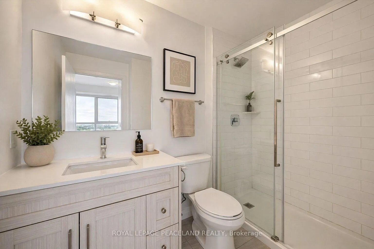 Photo 21 of Unit 1902, 60 charles Street W, Kitchener — HOMEH