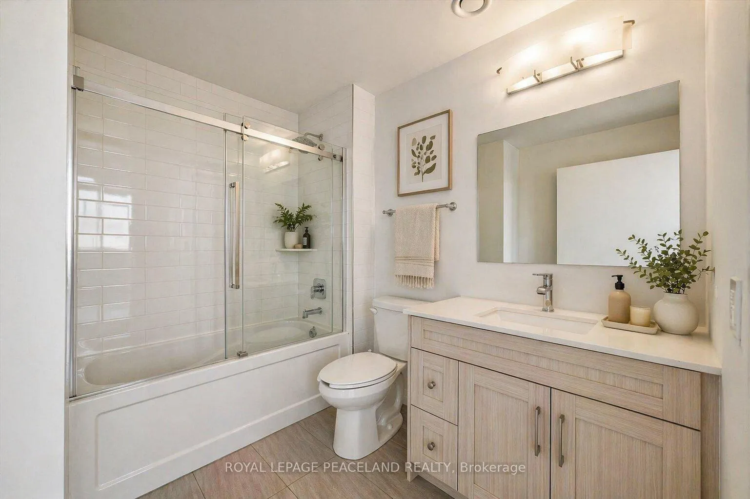 Photo 26 of Unit 1902, 60 charles Street W, Kitchener — HOMEH