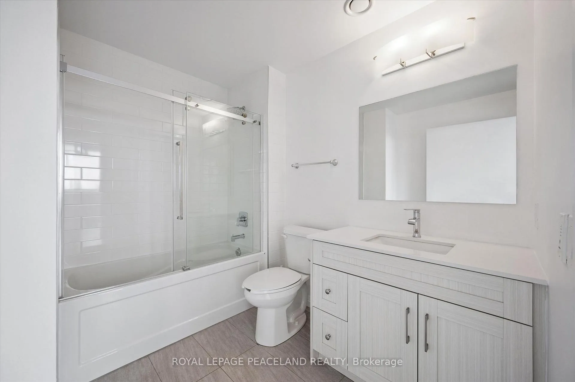Photo 27 of Unit 1902, 60 charles Street W, Kitchener — HOMEH