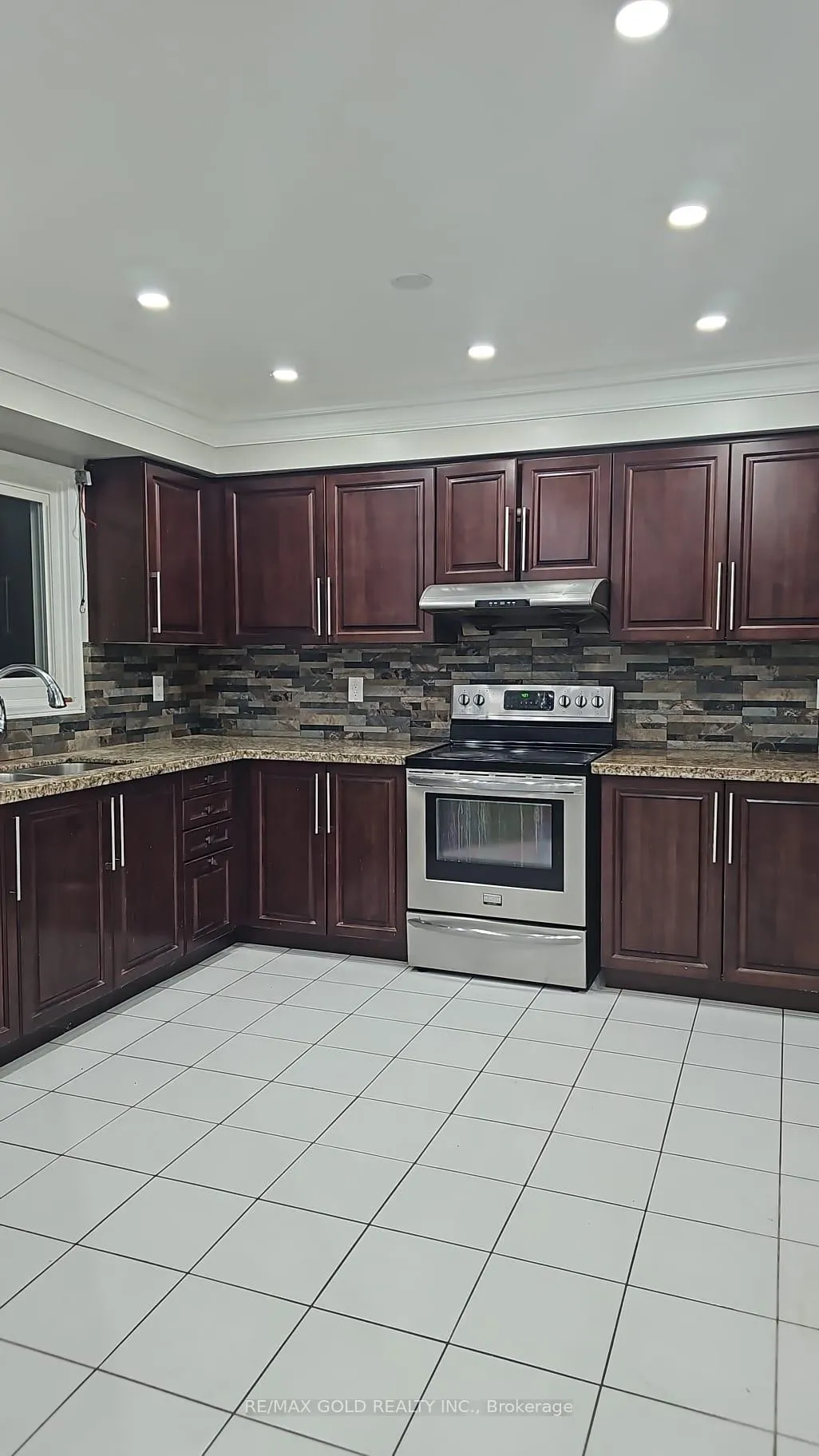 Photo 2 of 45 Livingston Drive, Caledon, Rural Caledon — HOMEH