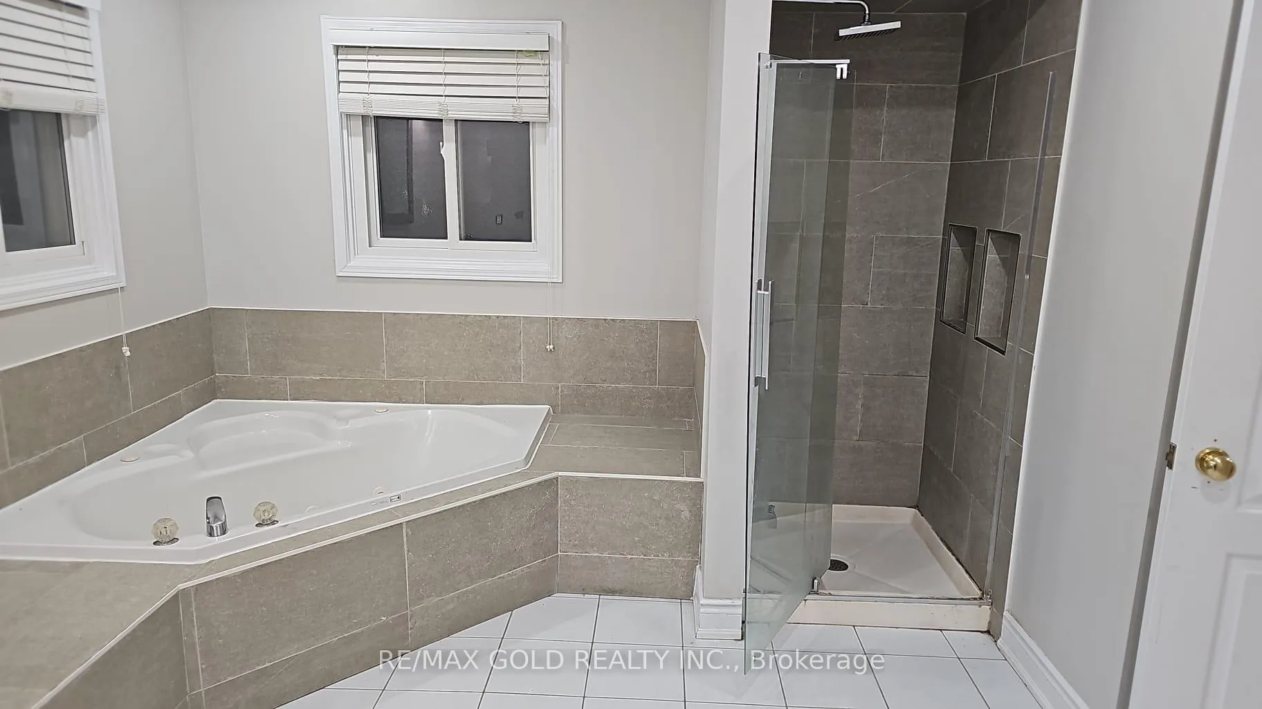 Photo 5 of 45 Livingston Drive, Caledon, Rural Caledon — HOMEH