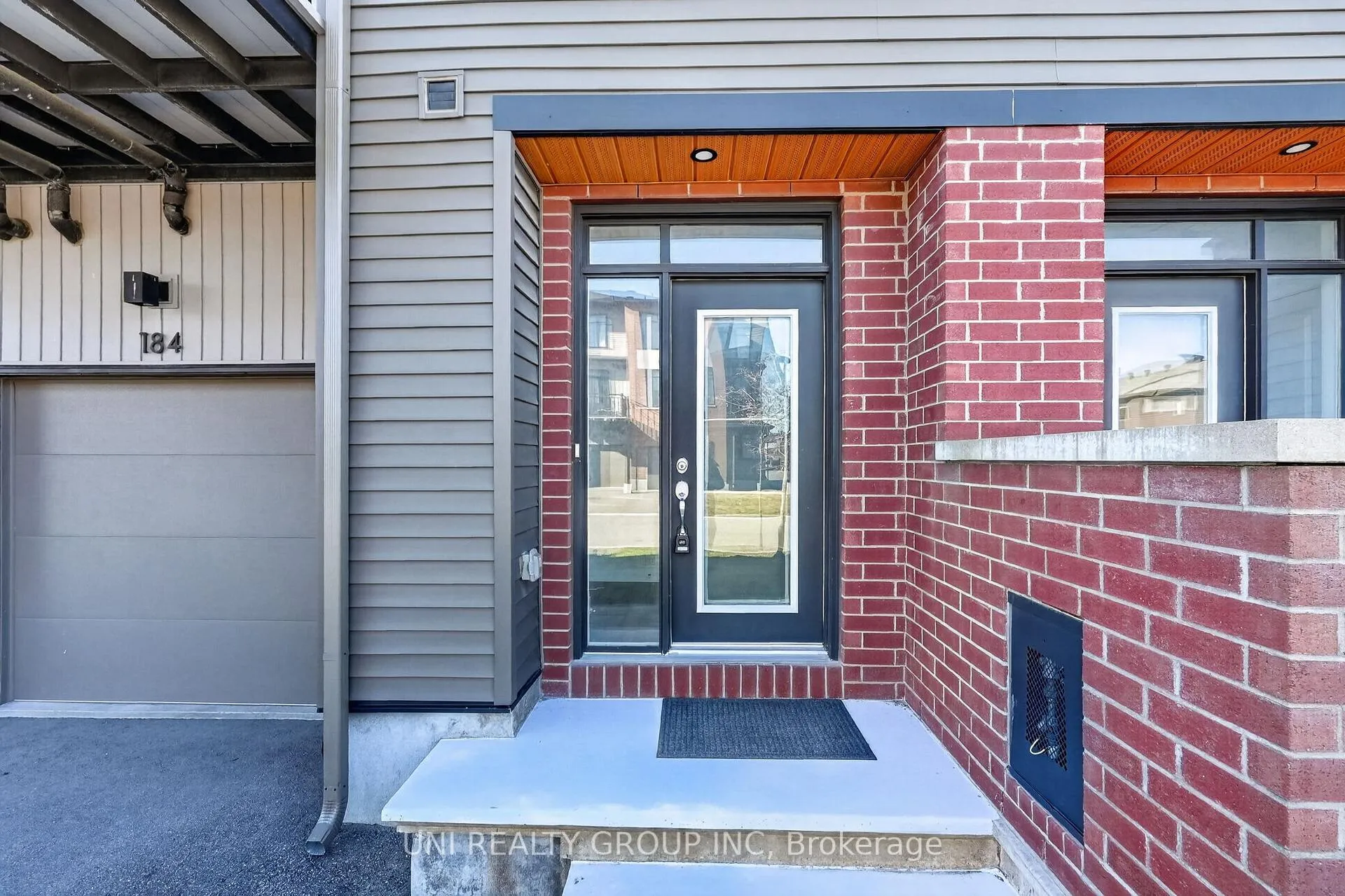 Photo 2 of 184 Visor Private, Ottawa, Kanata - Emerald Meadows/Trailwest — HOMEH