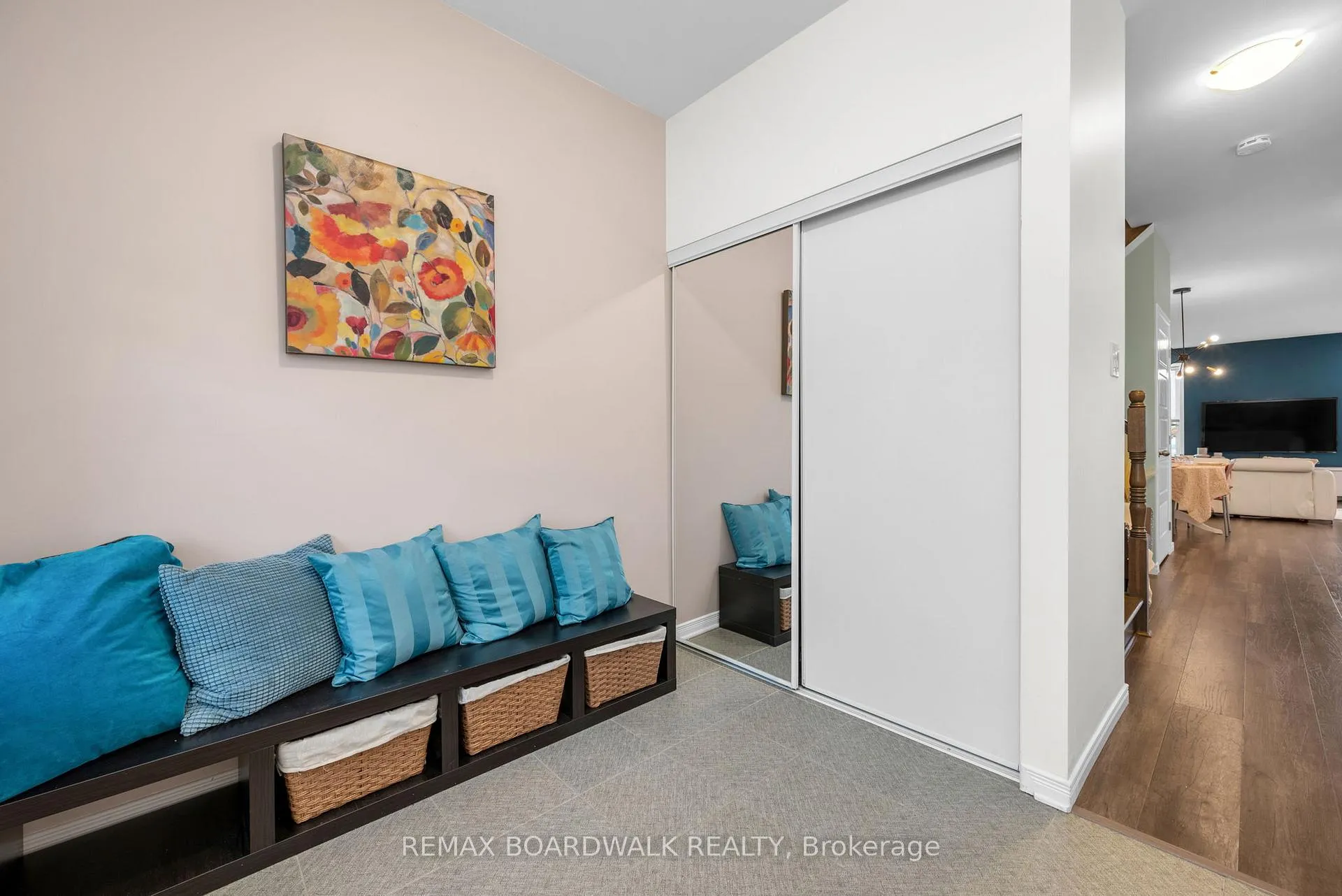 Photo 2 of 302 Haliburton Heights, Ottawa, Kanata - Emerald Meadows/Trailwest — HOMEH