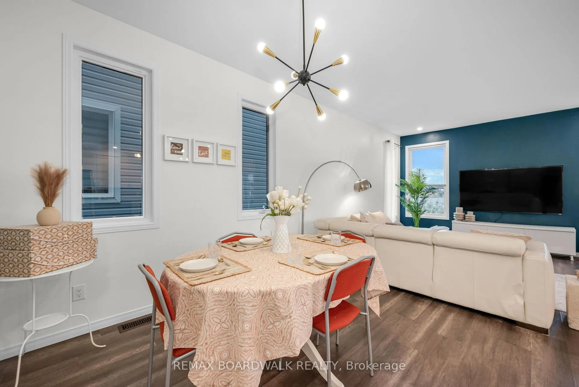 Photo 7 of 302 Haliburton Heights, Ottawa, Kanata - Emerald Meadows/Trailwest — HOMEH