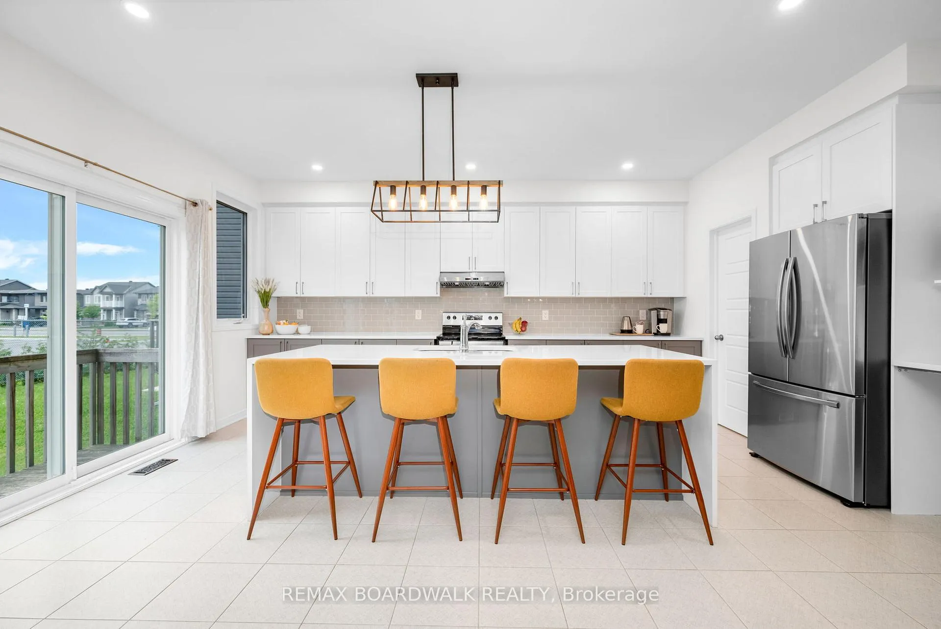 Photo 17 of 302 Haliburton Heights, Ottawa, Kanata - Emerald Meadows/Trailwest — HOMEH