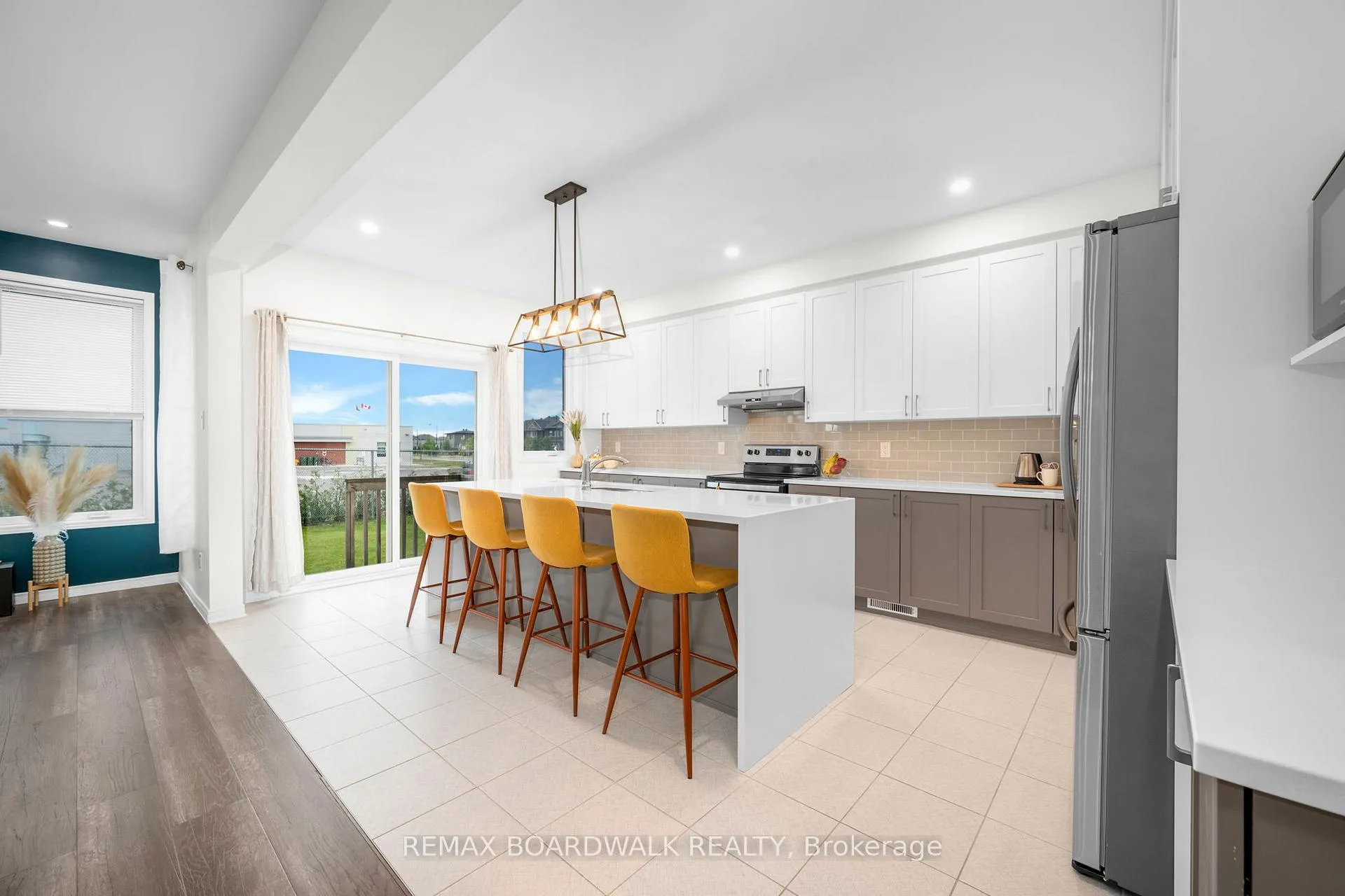 Photo 18 of 302 Haliburton Heights, Ottawa, Kanata - Emerald Meadows/Trailwest — HOMEH