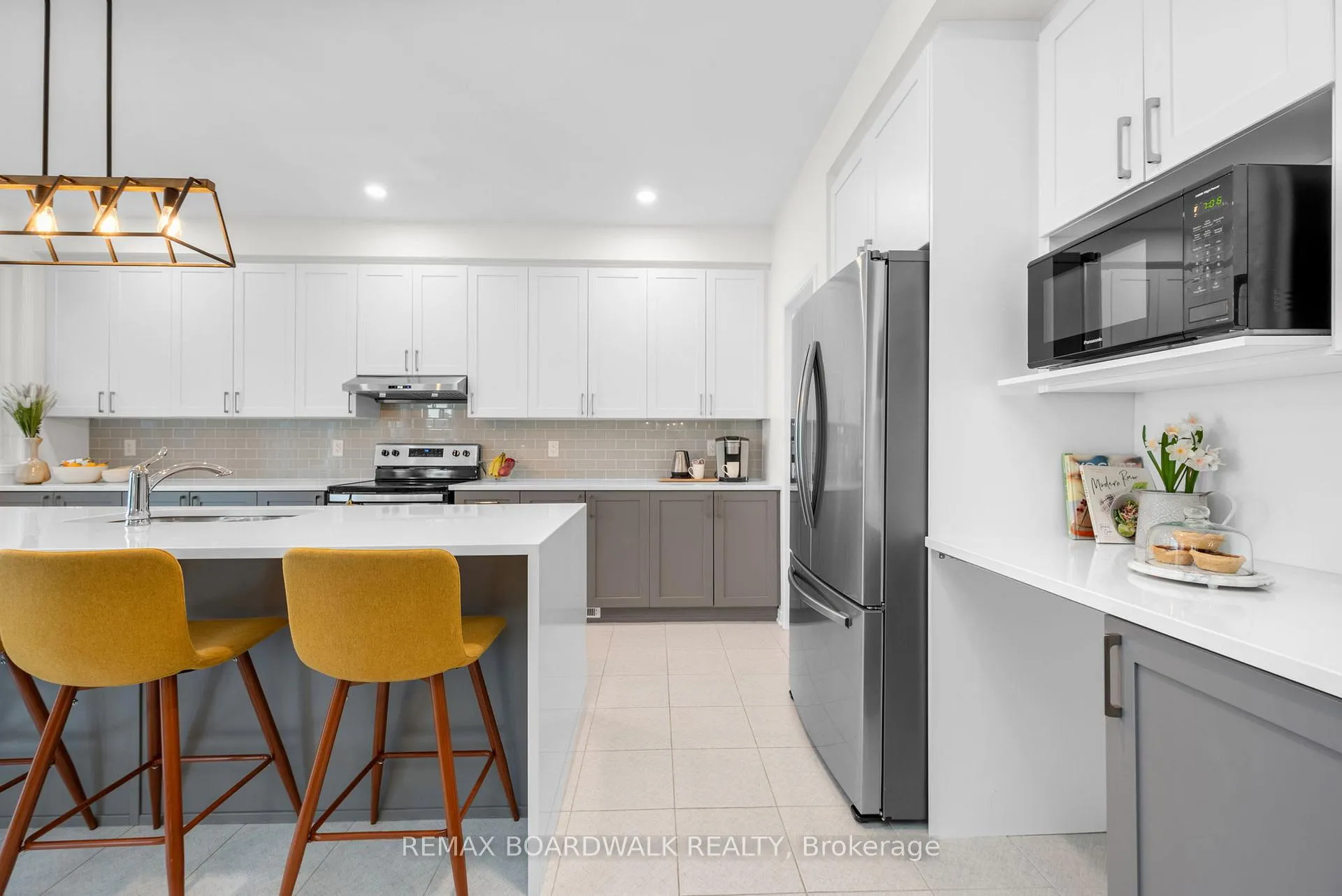Photo 19 of 302 Haliburton Heights, Ottawa, Kanata - Emerald Meadows/Trailwest — HOMEH