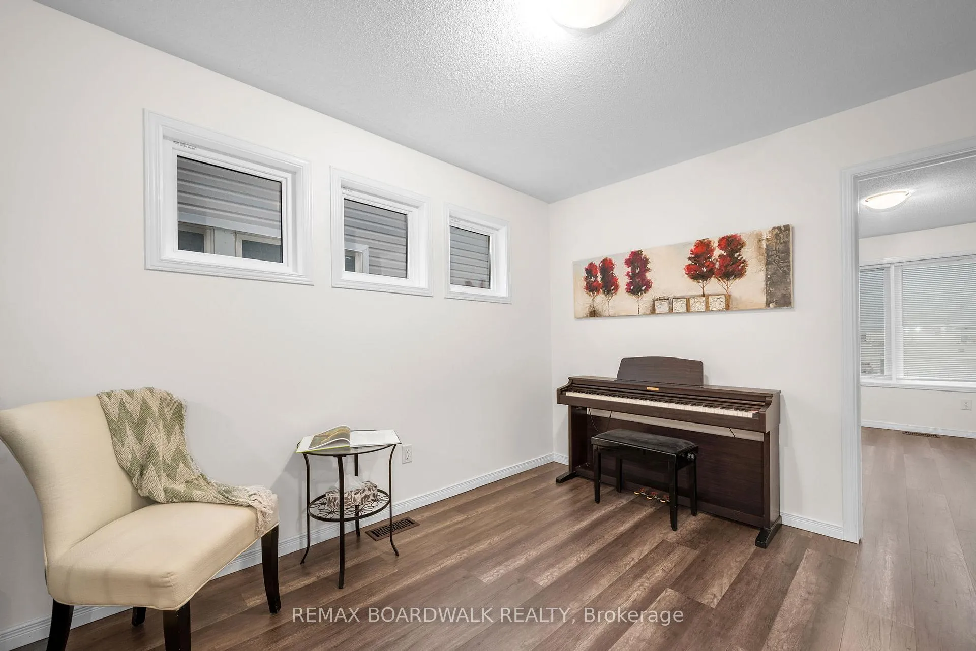 Photo 31 of 302 Haliburton Heights, Ottawa, Kanata - Emerald Meadows/Trailwest — HOMEH