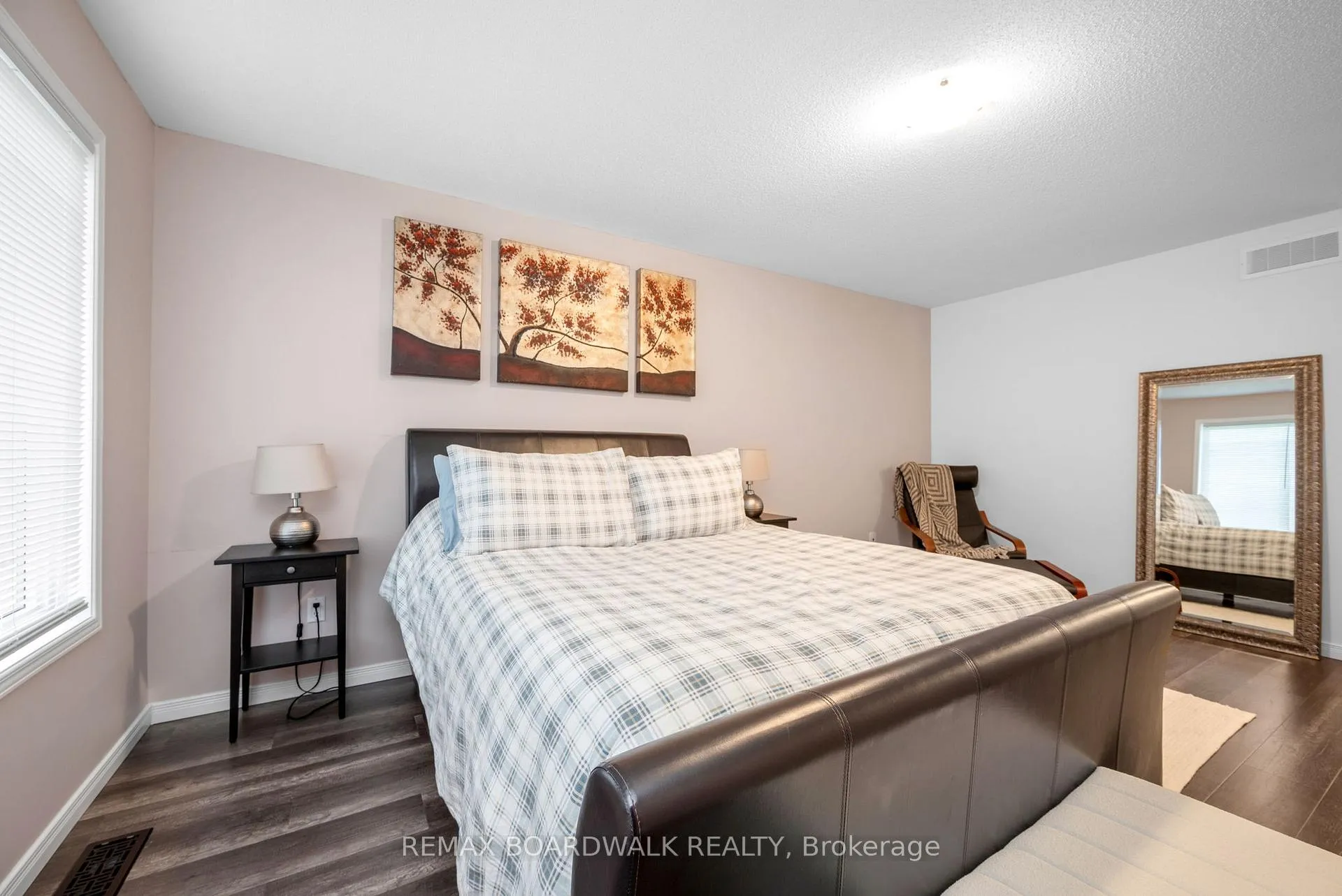 Photo 34 of 302 Haliburton Heights, Ottawa, Kanata - Emerald Meadows/Trailwest — HOMEH