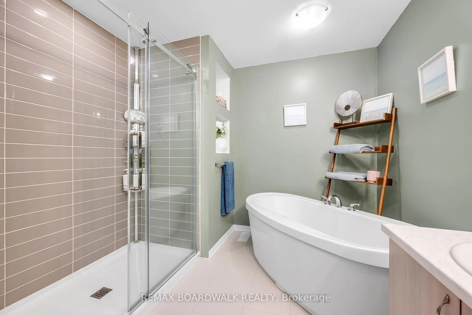 Photo 36 of 302 Haliburton Heights, Ottawa, Kanata - Emerald Meadows/Trailwest — HOMEH