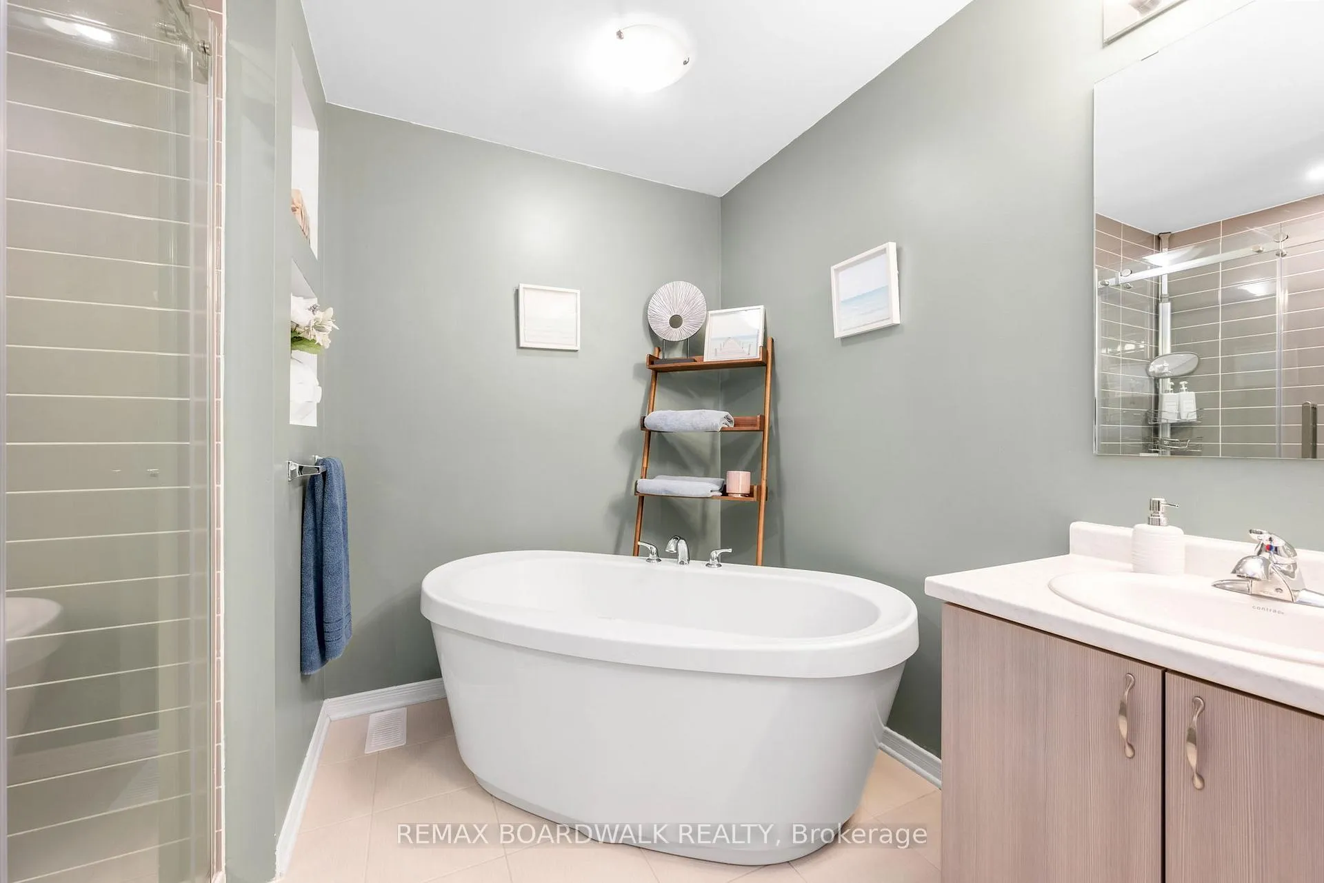 Photo 37 of 302 Haliburton Heights, Ottawa, Kanata - Emerald Meadows/Trailwest — HOMEH