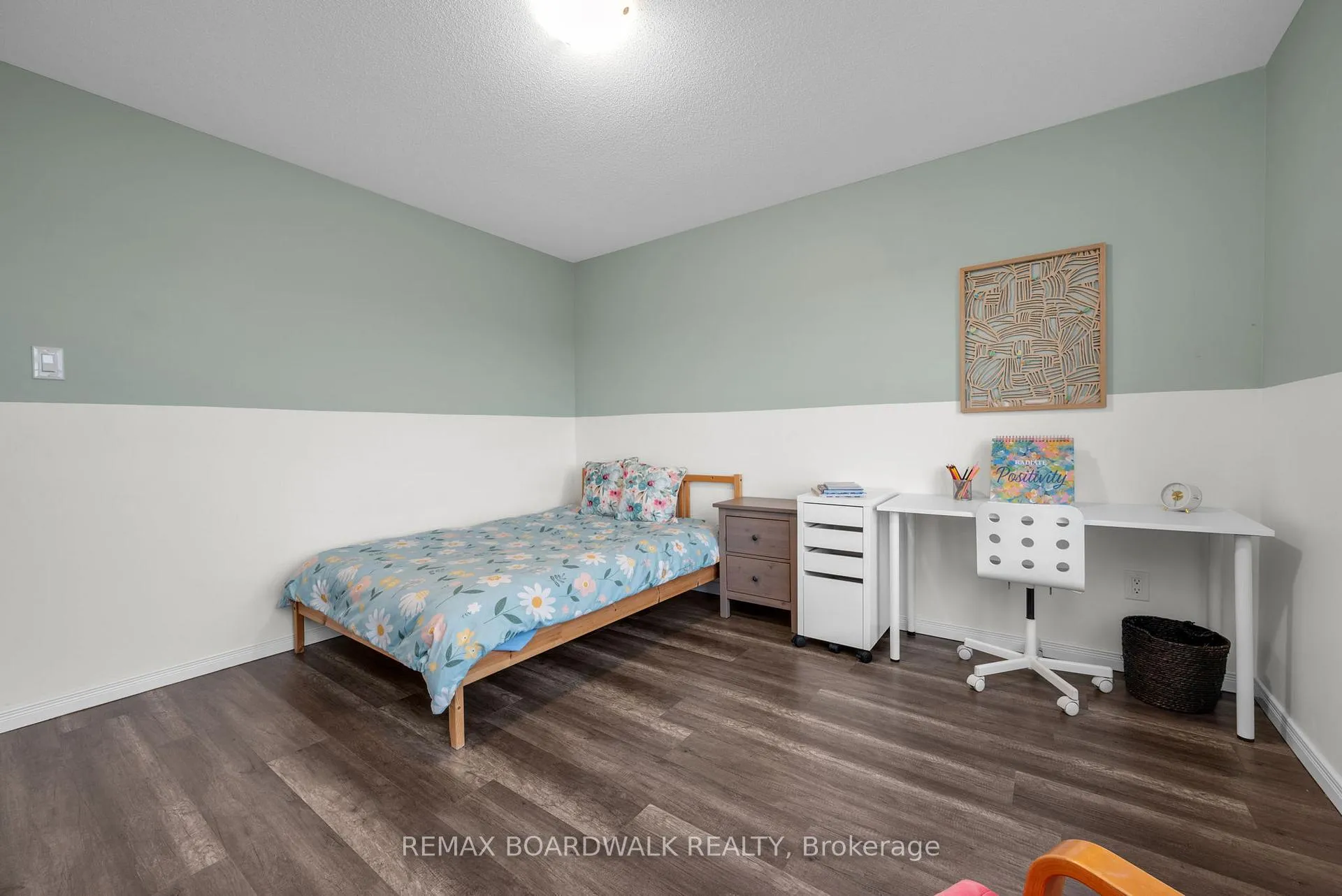 Photo 43 of 302 Haliburton Heights, Ottawa, Kanata - Emerald Meadows/Trailwest — HOMEH
