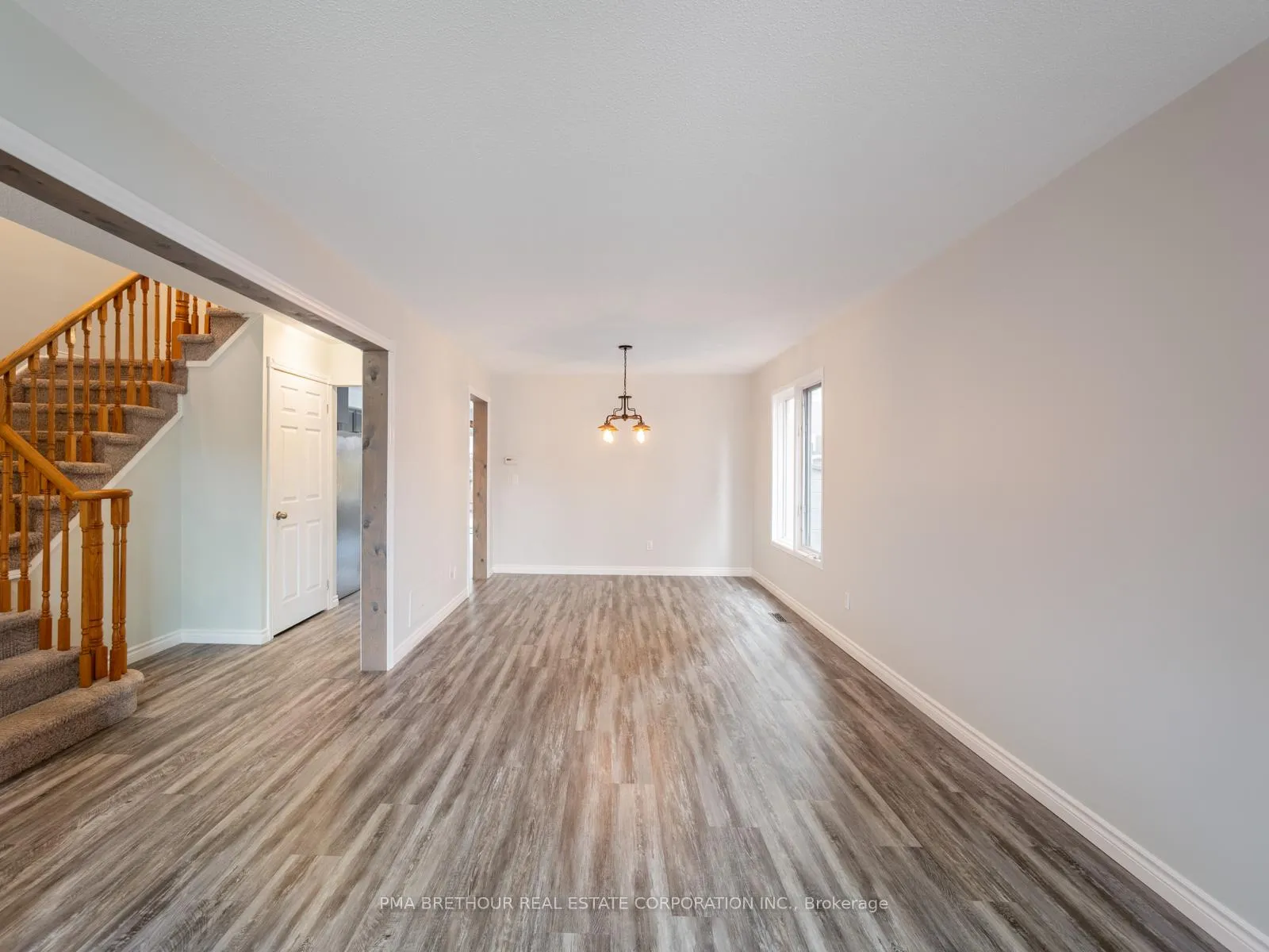 Photo 7 of 110 White Pine Crescent, Pickering, Highbush — HOMEH